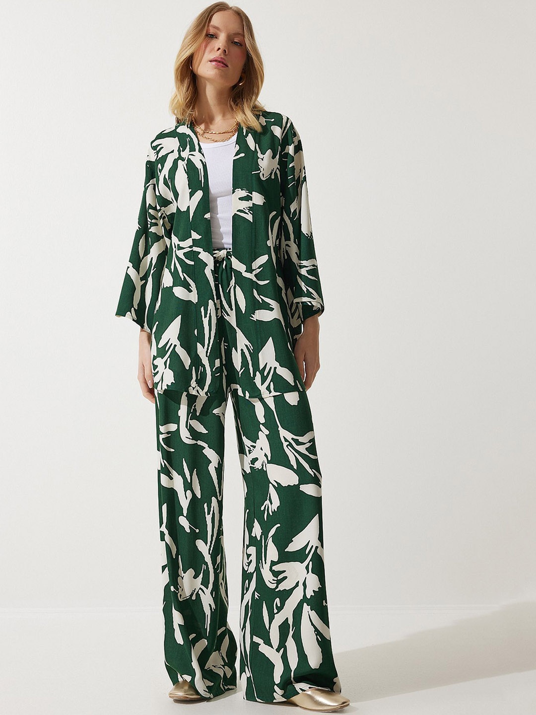 

Happiness istanbul Pritned Top With Palazzo, Green