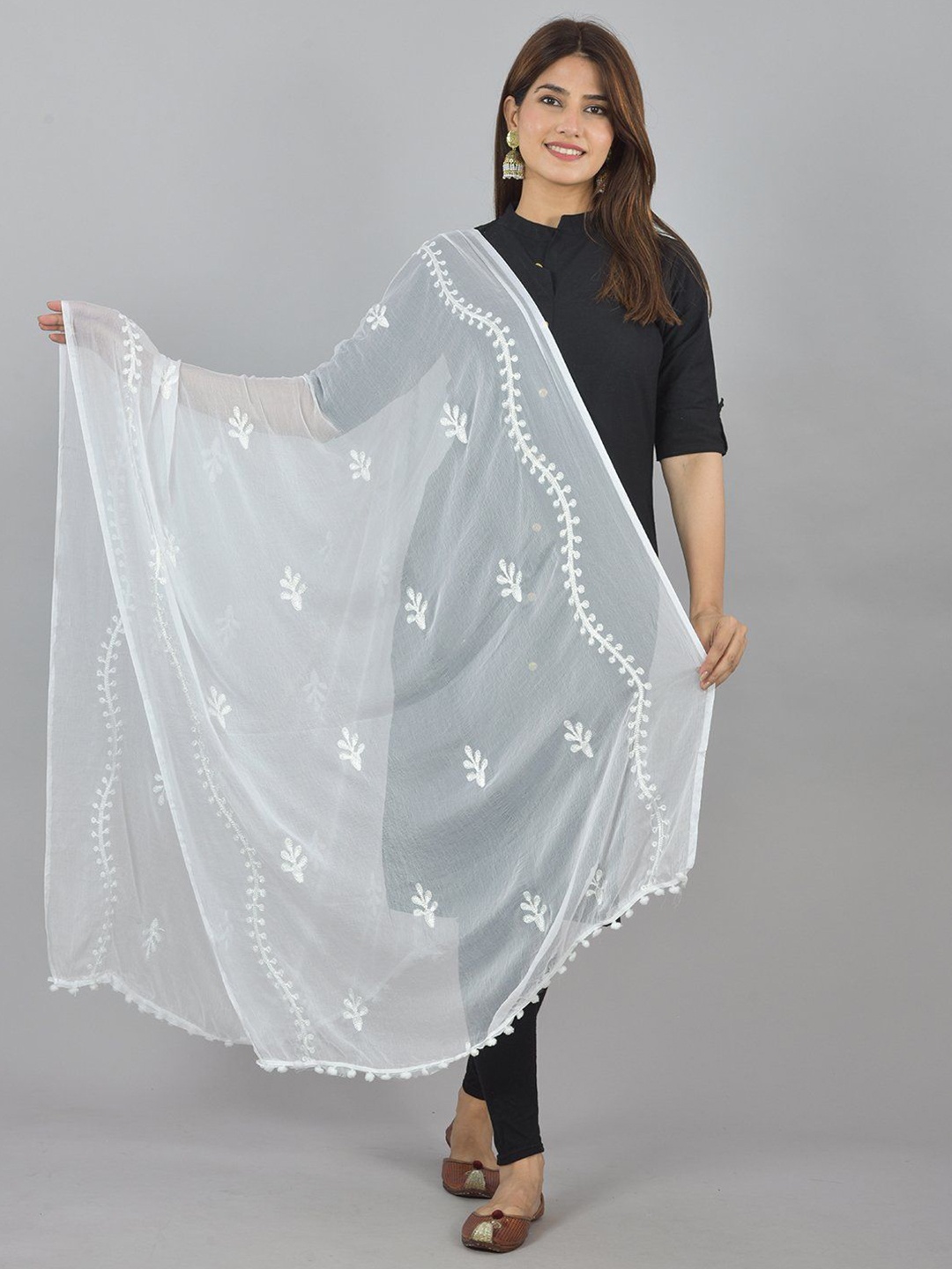 

LA FEMINAE Dupatta, White