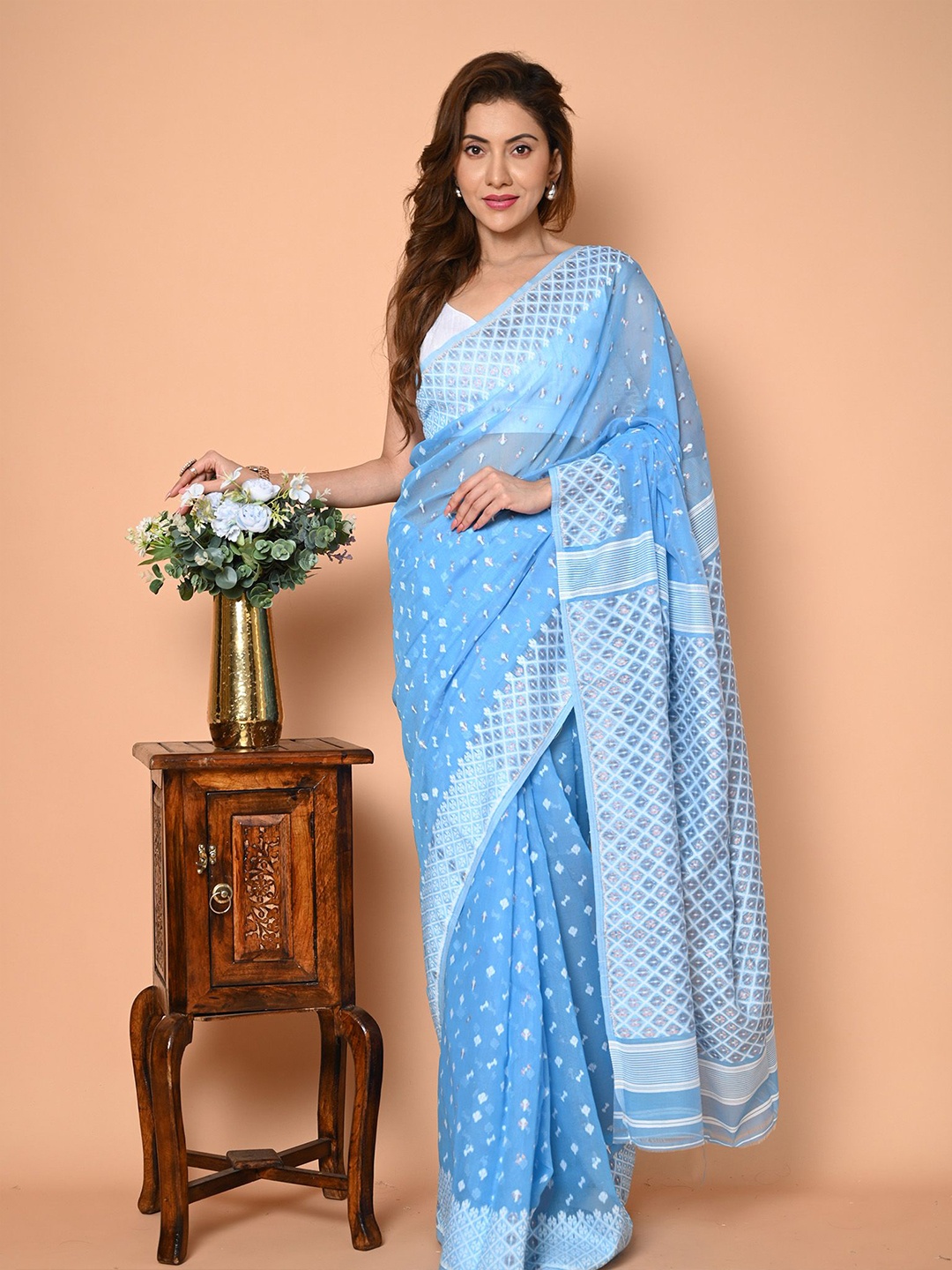 

BEATITUDE Woven Design Pure Cotton Saree, Blue