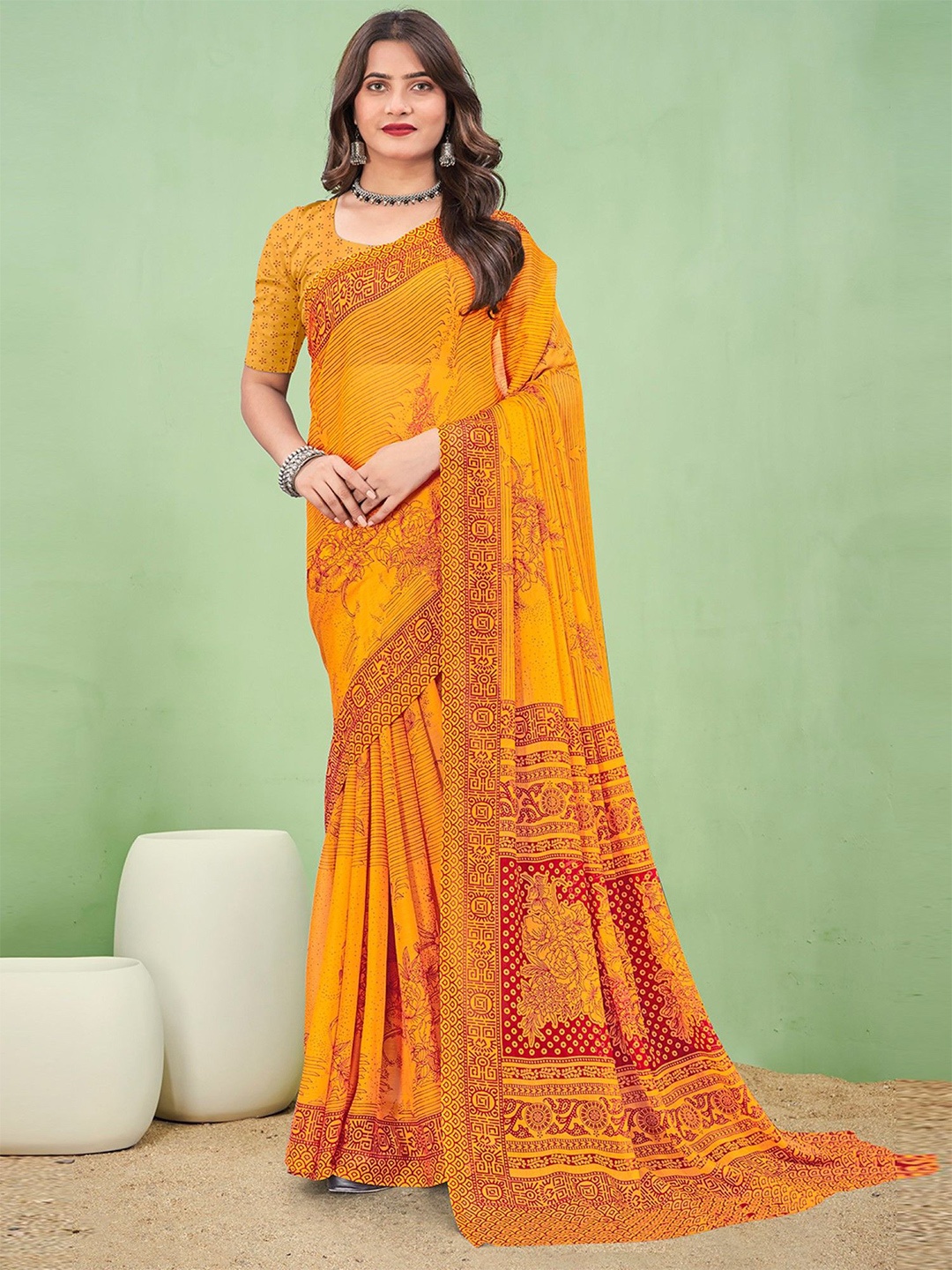 

Panzora Floral Poly Chiffon Saree, Mustard