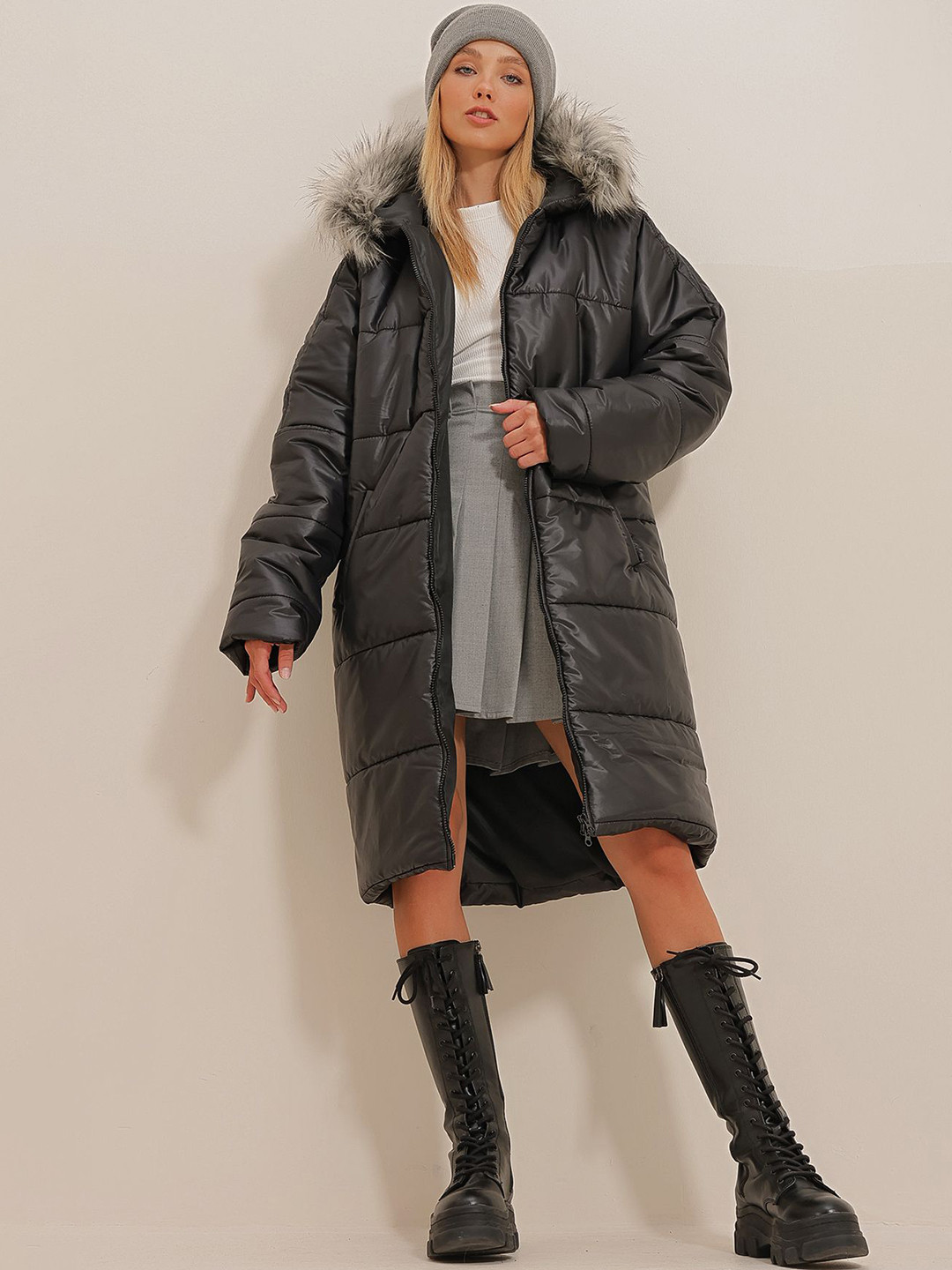 

Trend Alacati stili Hooded Longline Puffer Jacket, Black