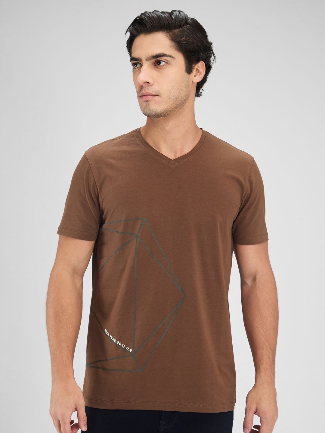 

SPYKAR Men V-Neck Raw Edge Slim Fit T-shirt, Brown