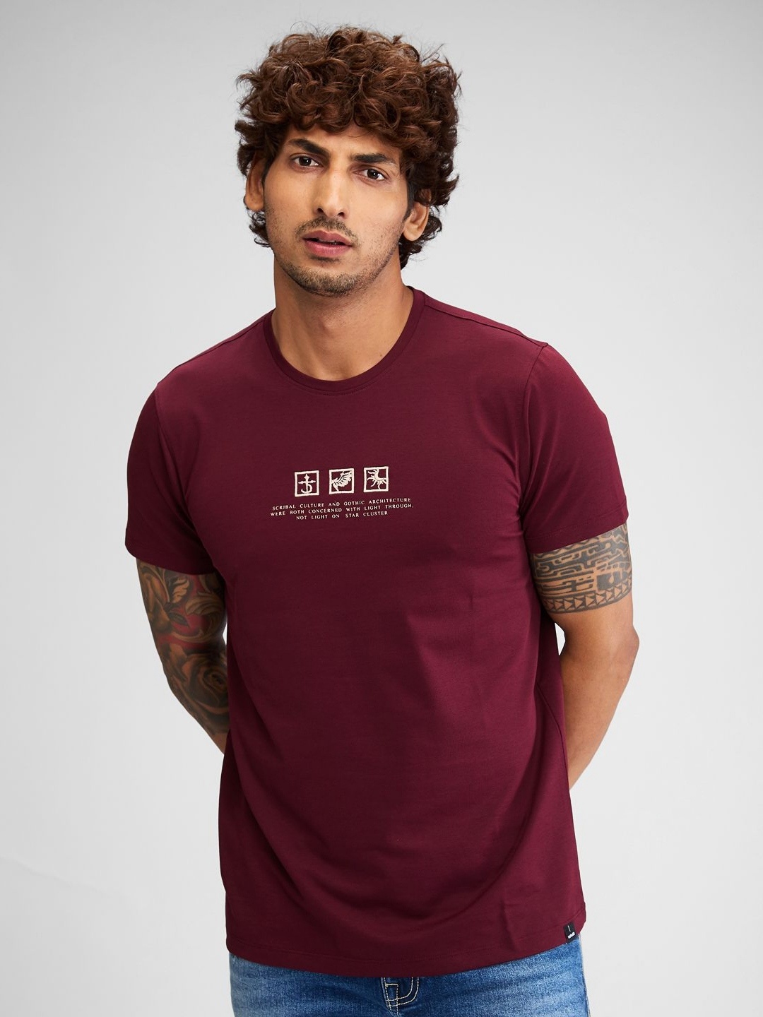 

SPYKAR Men Typography Raw Edge Slim Fit T-shirt, Red