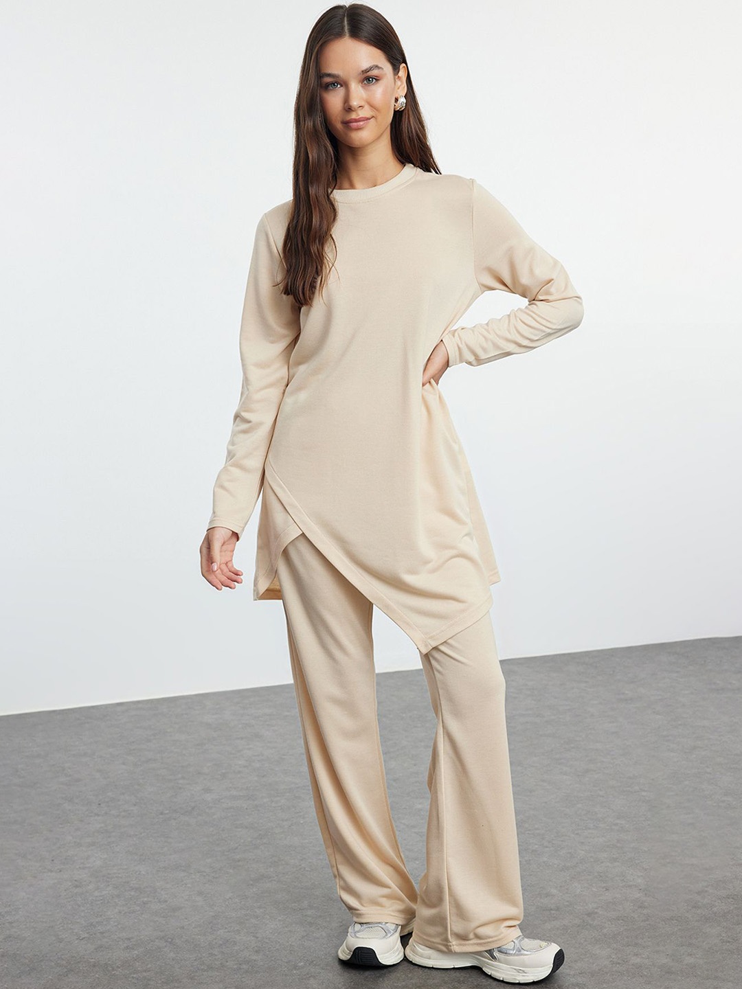 

Trendyol Round Neck Top With Trousers, Beige