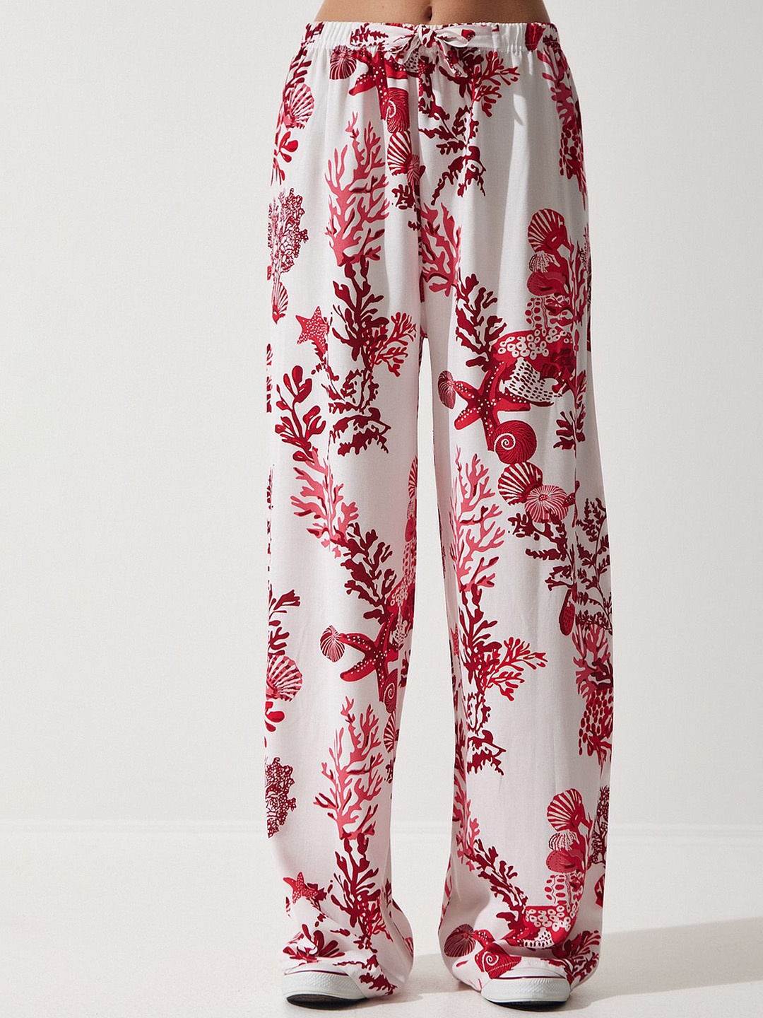 

Happiness istanbul Women Printed Parallel Trousers, White