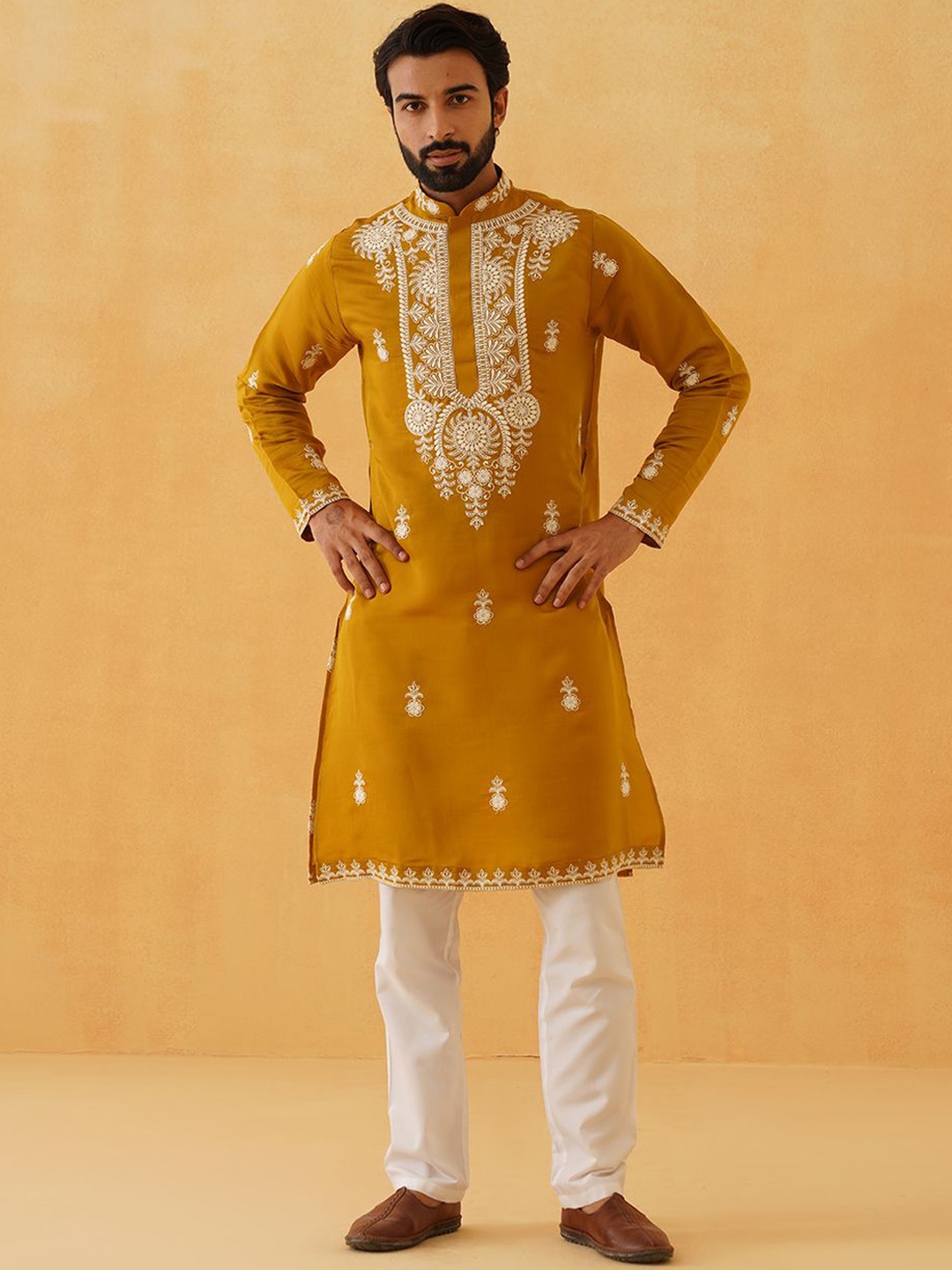 

SOJANYA LUXE Men Embroidered Thread Work Kurta, Mustard