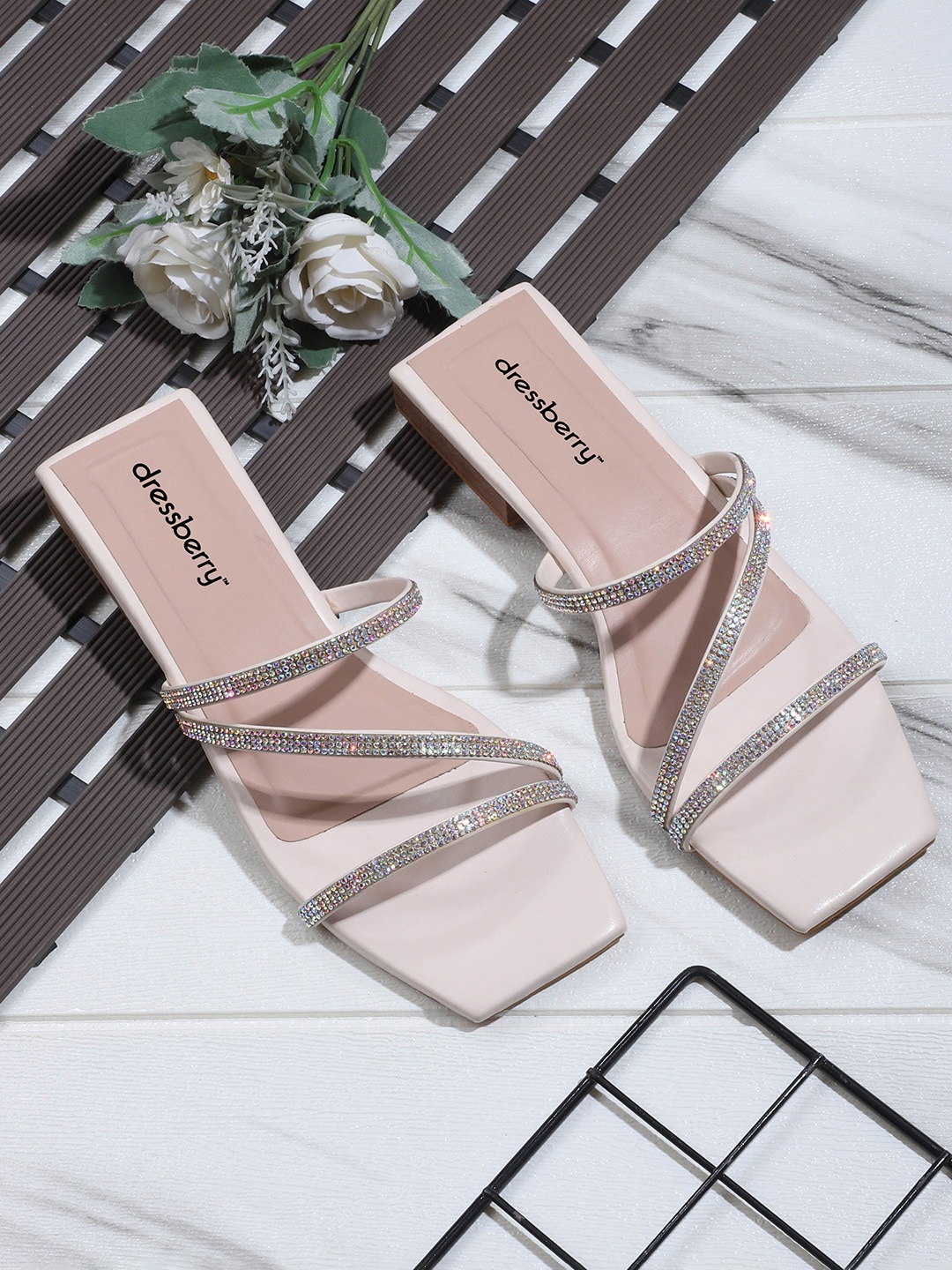 

DressBerry Women Embellished Open Toe Flats, Cream