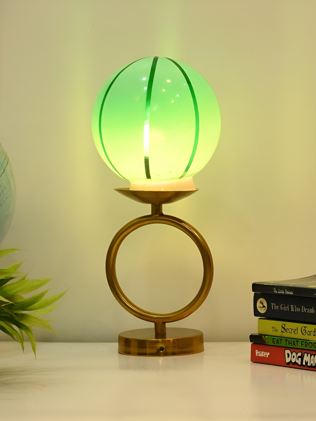 

Afast Green & Gold Toned Textured Spherical Glass Table Lamp With Adjustable Cord