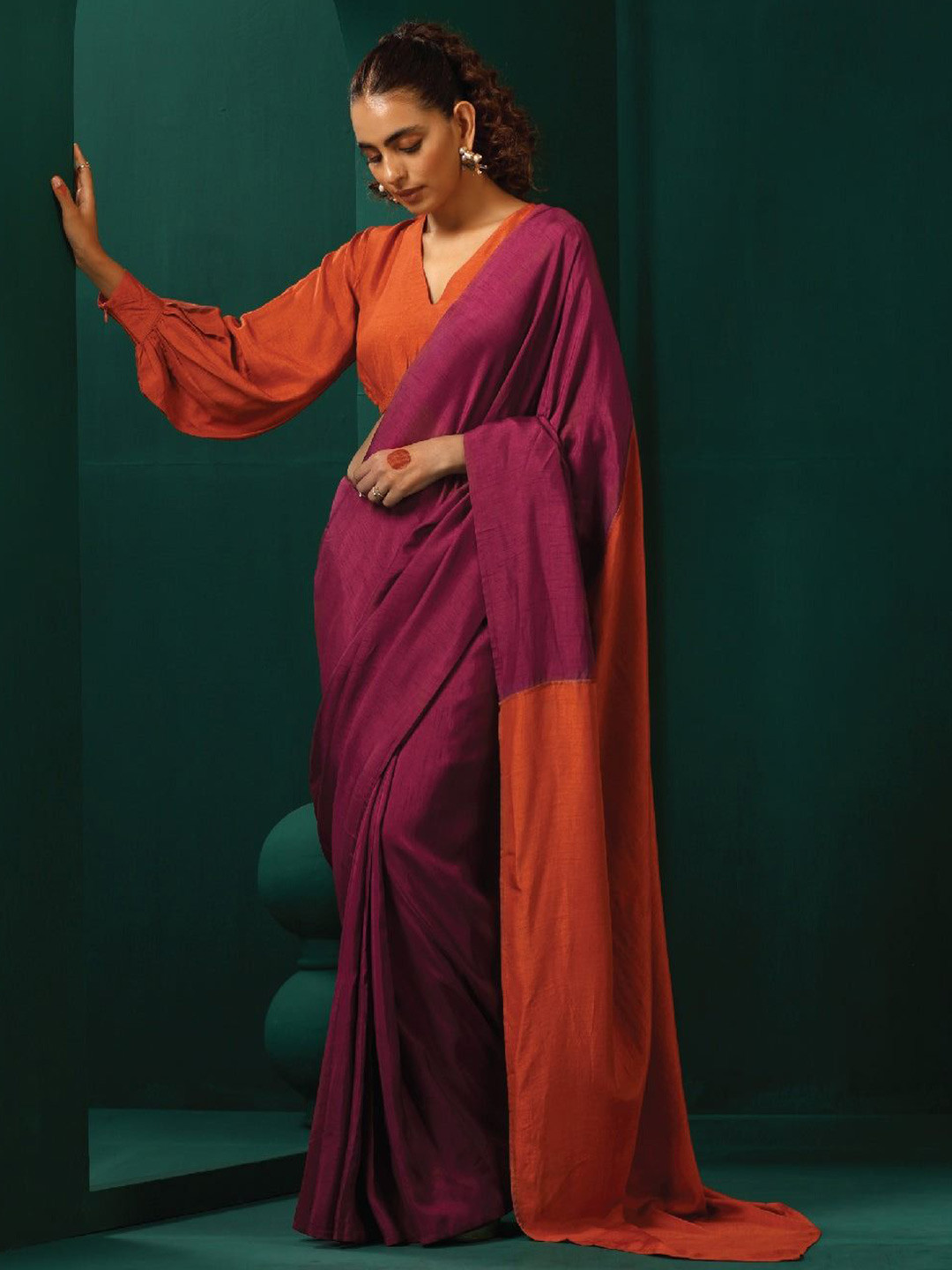 

trueBrowns Ready to Wear Colourblocked Saree, Maroon