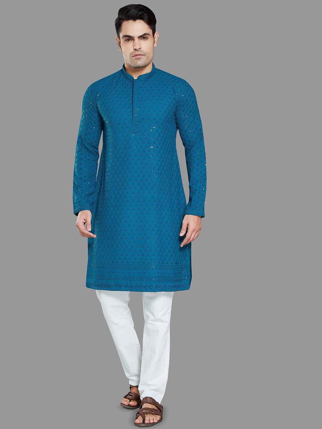 

DIVISIVE Floral Embroidered Sequinned Mandarin Collar Kurta With Trousers, Turquoise blue