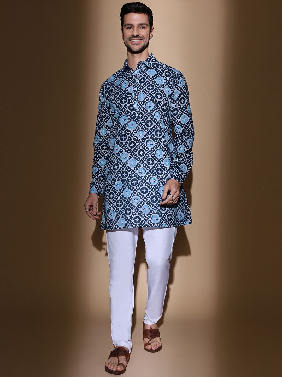 

MOSHI Geometric Printed Shirt Collar Pure Cotton Straight Kurta, Blue