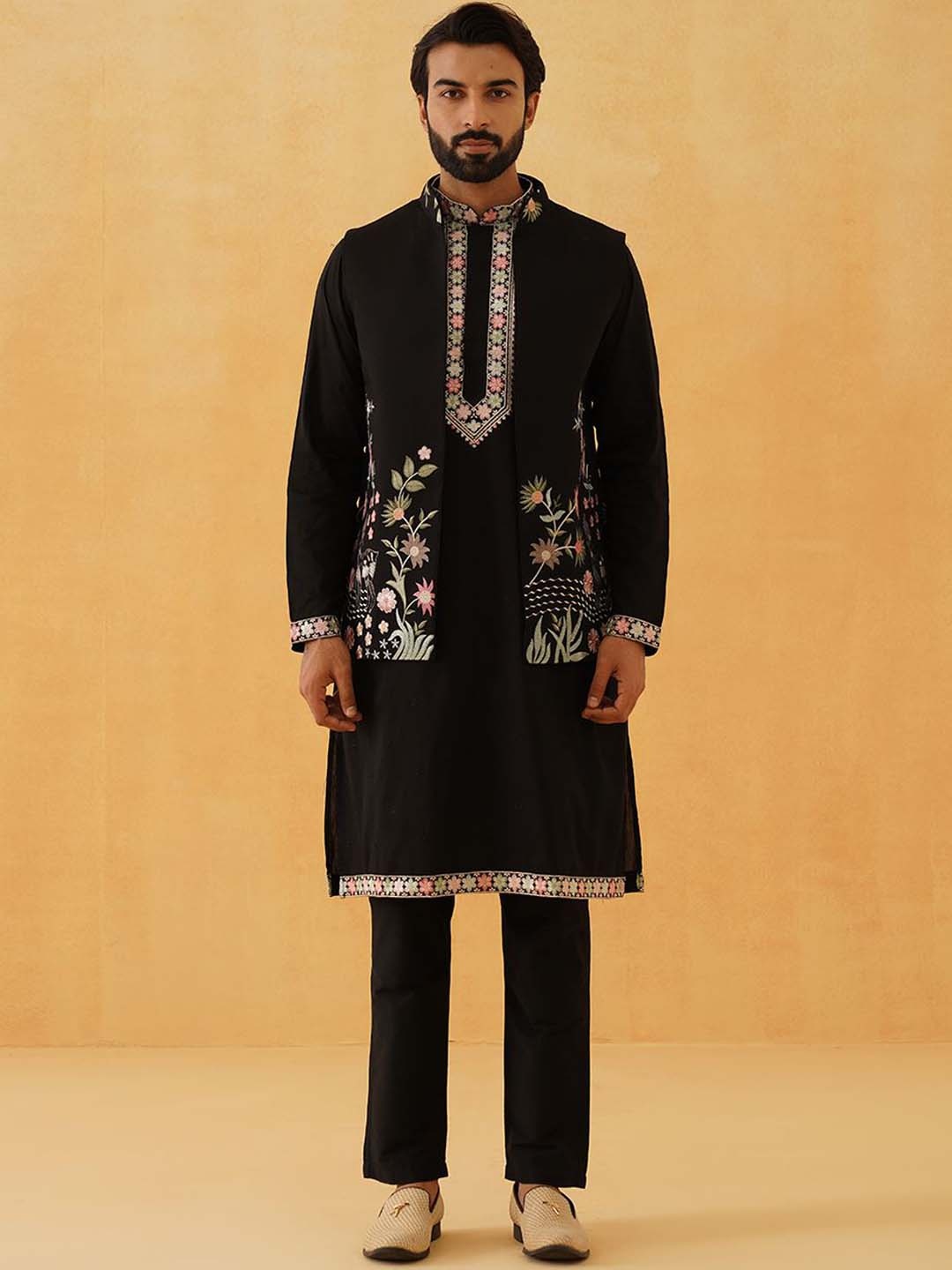 

SOJANYA LUXE Men Kurta Sets, Black