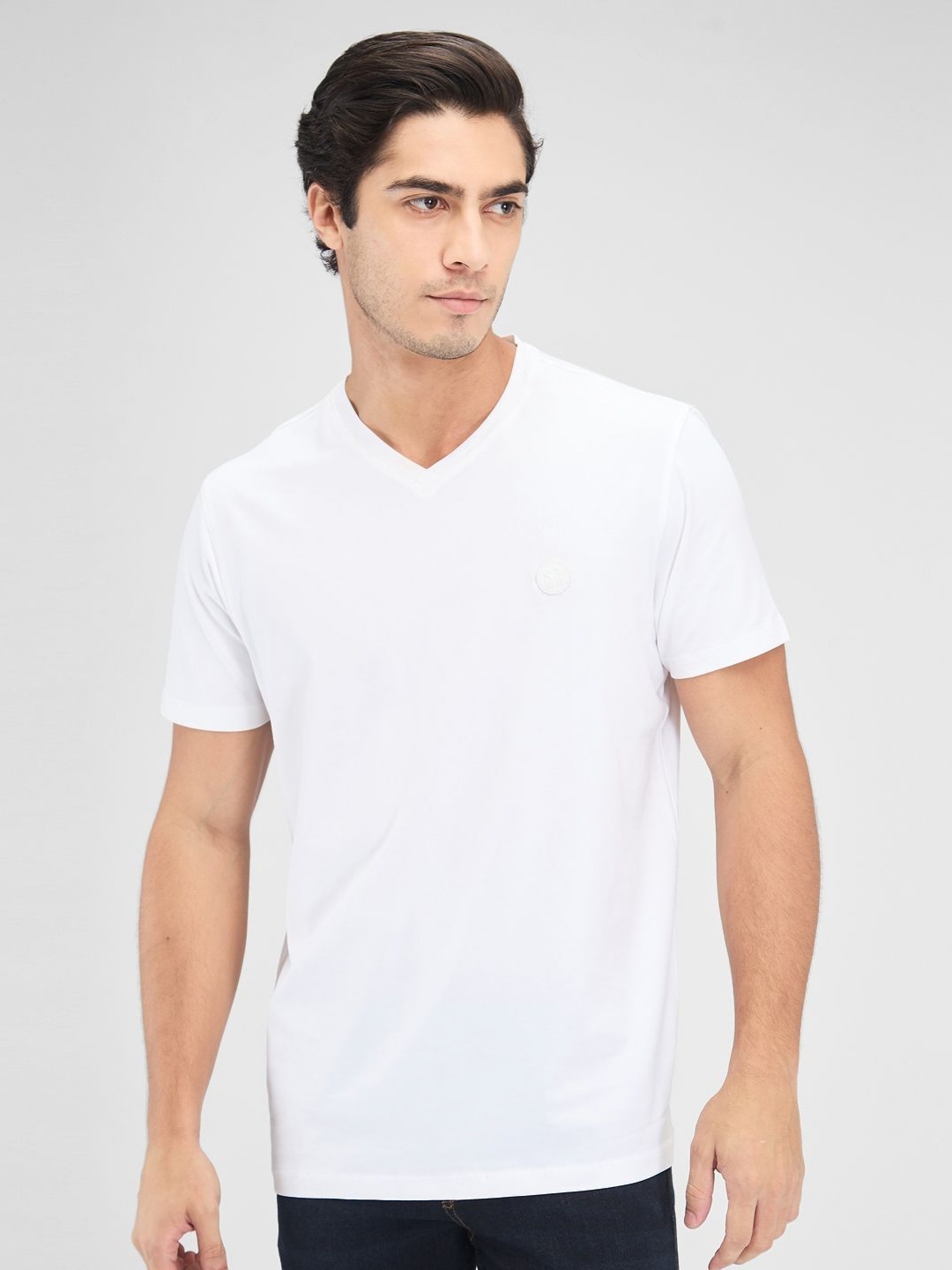 

SPYKAR Men V-Neck Raw Edge Slim Fit T-shirt, White