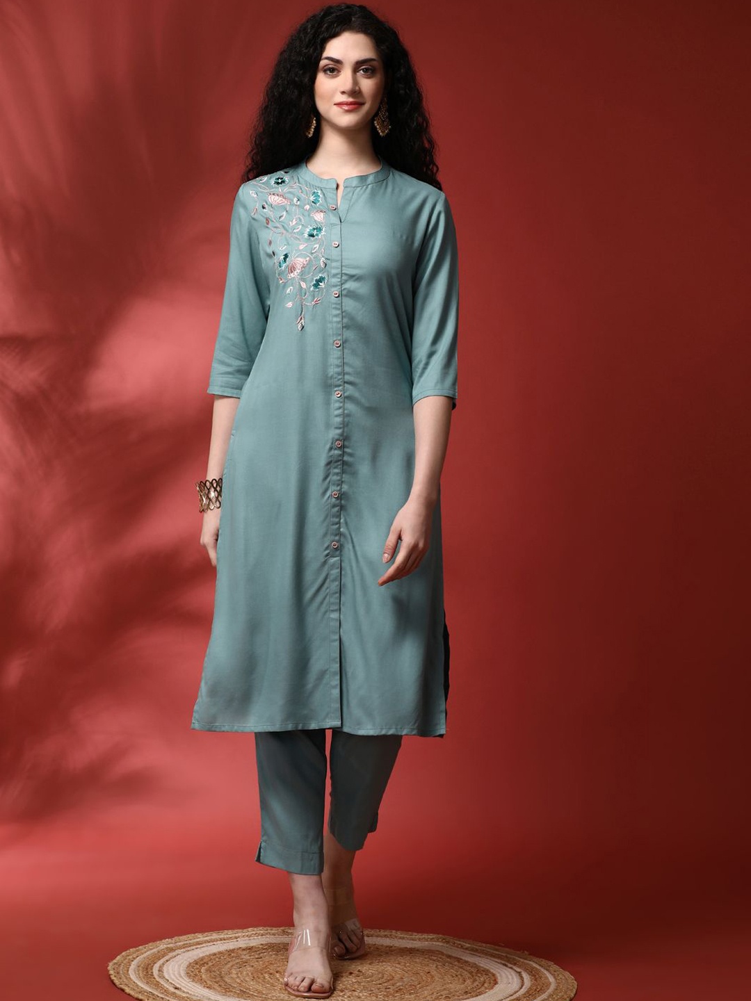 

Anouk Floral Embroidered Regular Thread Work Straight Kurta with Trousers, Teal