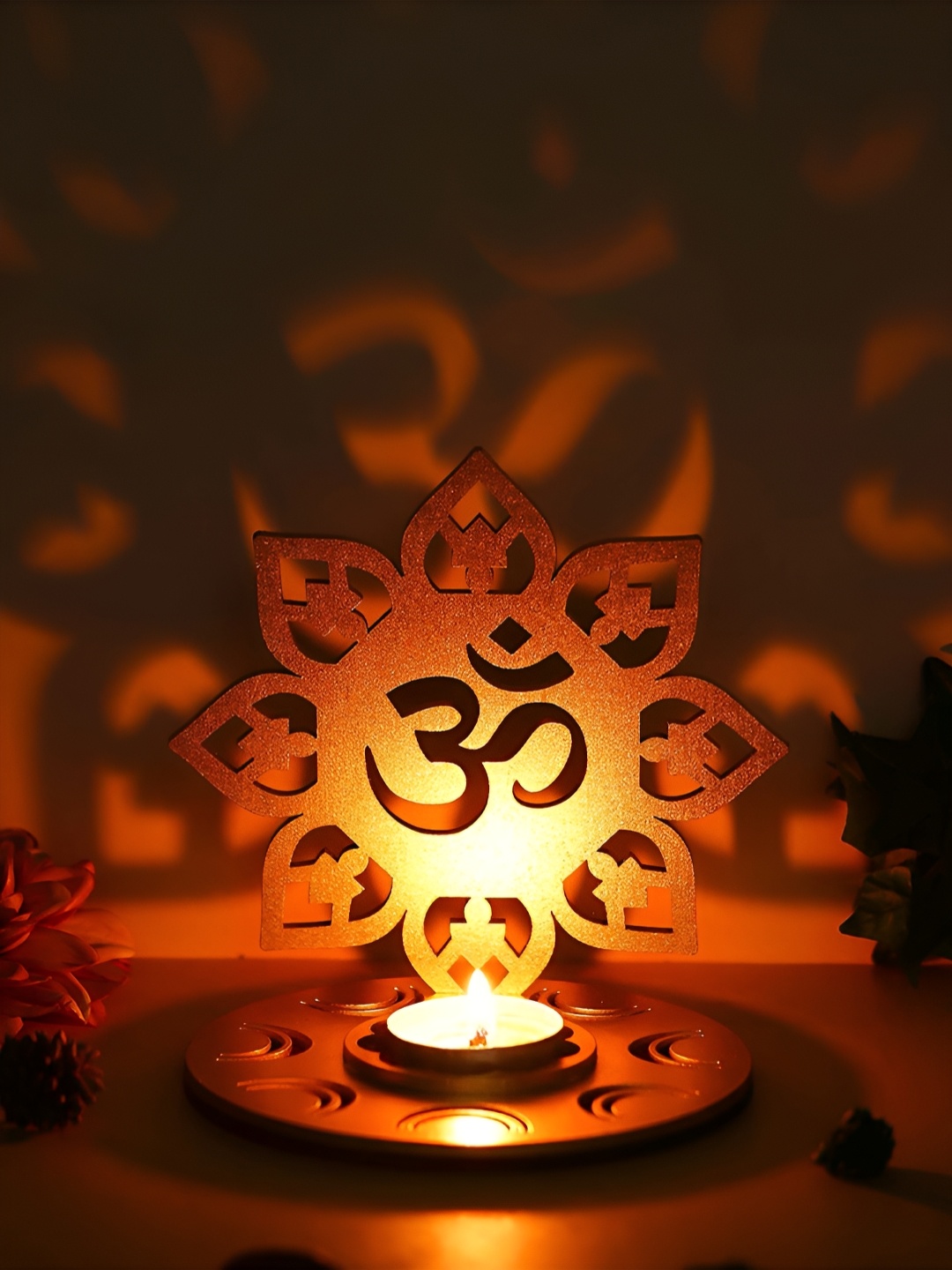 

eCraftIndia Gold-Toned & Red Textured Om Candle Holder