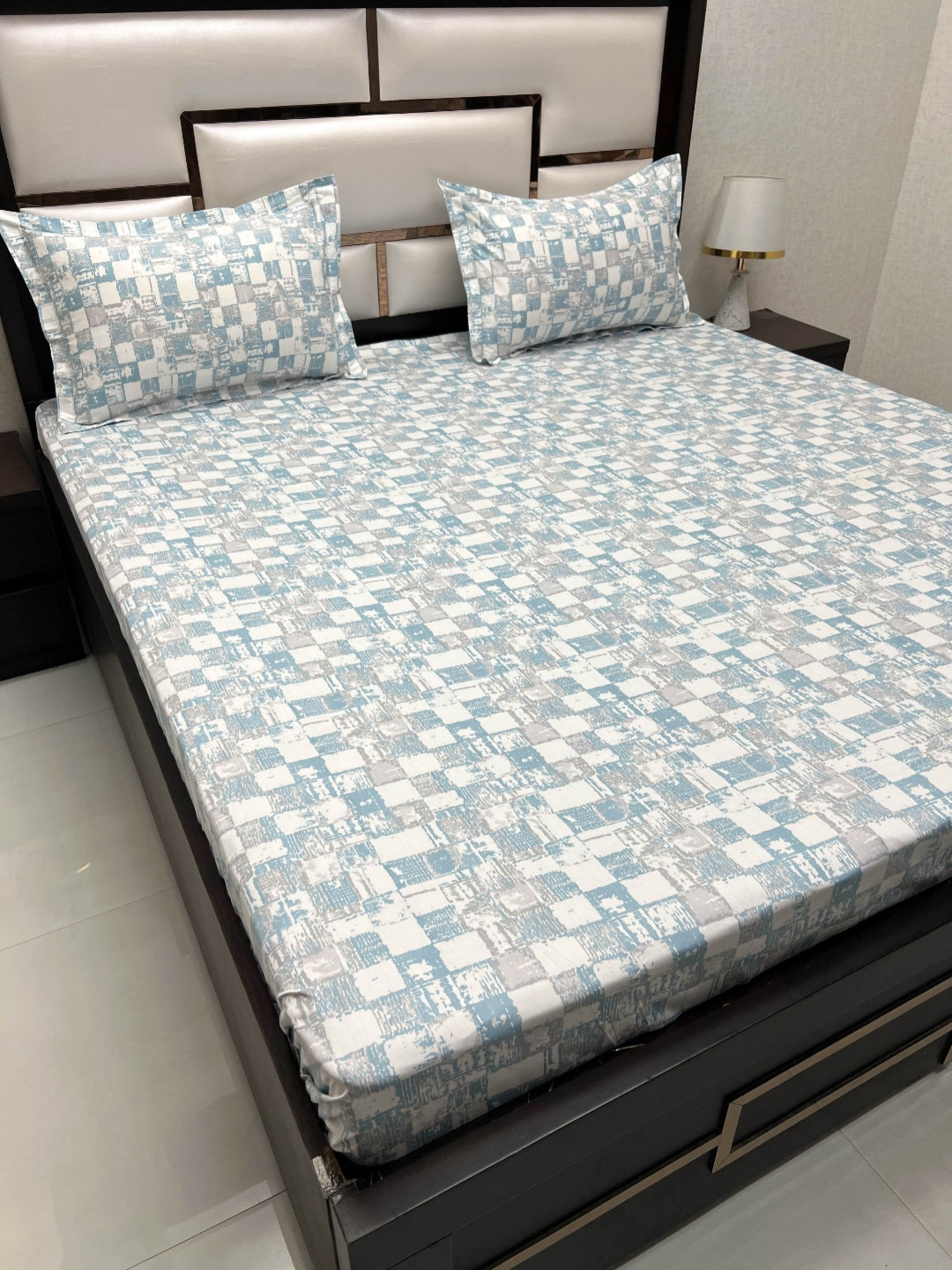 

Pure Decor Royal Passion Green Printed 380 TC Pure Cotton Queen Bedsheet & 2 Pillow Covers