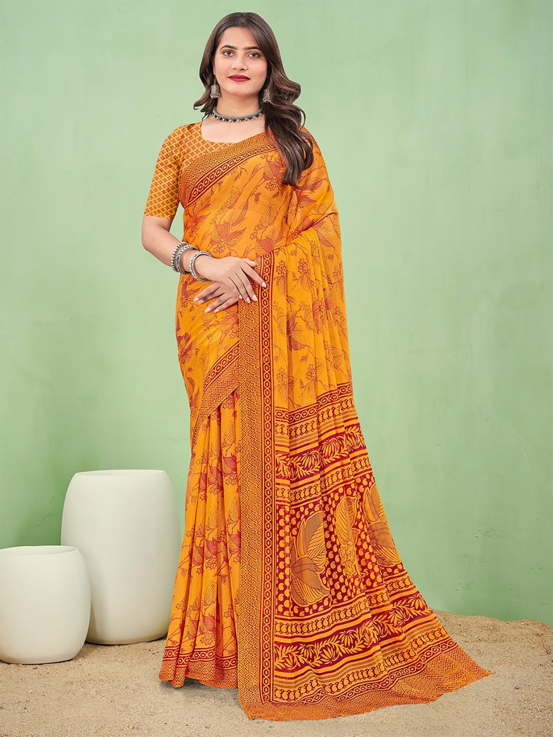 

Panzora Floral Poly Chiffon Saree, Mustard