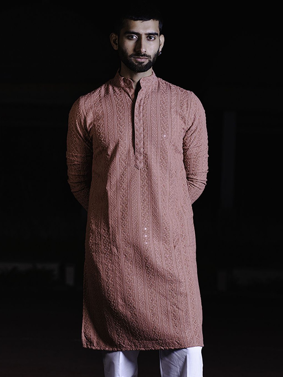 

Tistabene Geometric Embroidered Chikankari Mandarin Collar Cotton Straight Kurta, Peach