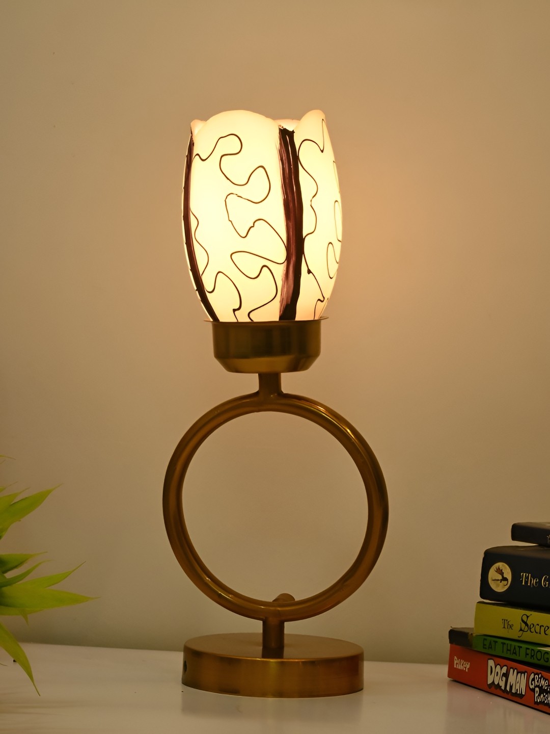 

Afast White & Black Printed Traditional Bell Shaped Glass Table Lamp With Adjustable Cord
