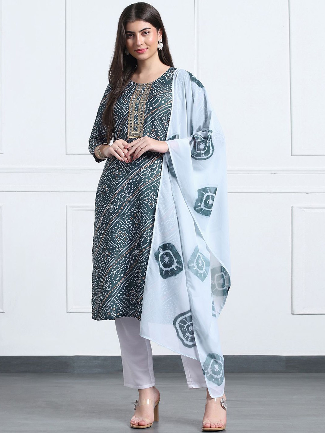 

FASHION DREAM Bandhani Printed Thread Work Straight Kurta With Trouser & Dupatta, Grey