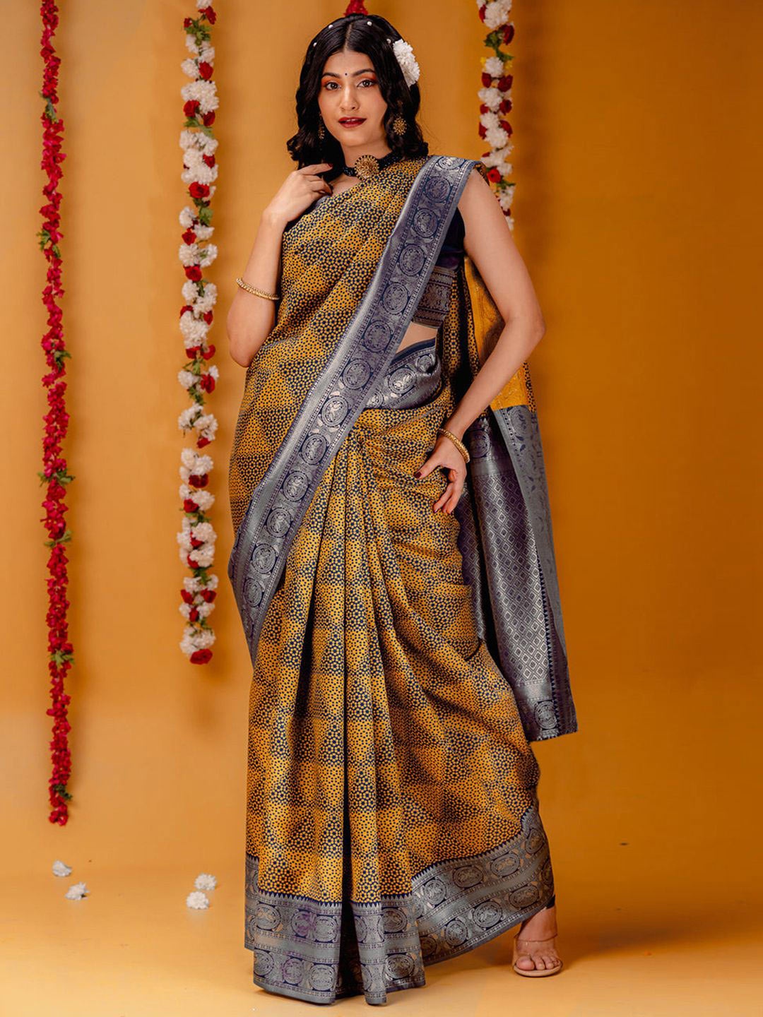 

Satrani Woven Design Pure Silk Banarasi Saree, Yellow