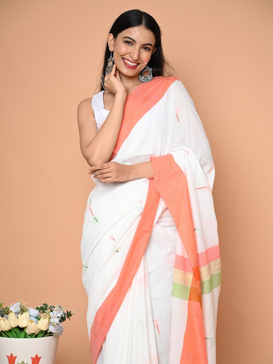 

BEATITUDE Woven Design Pure Cotton Saree, White