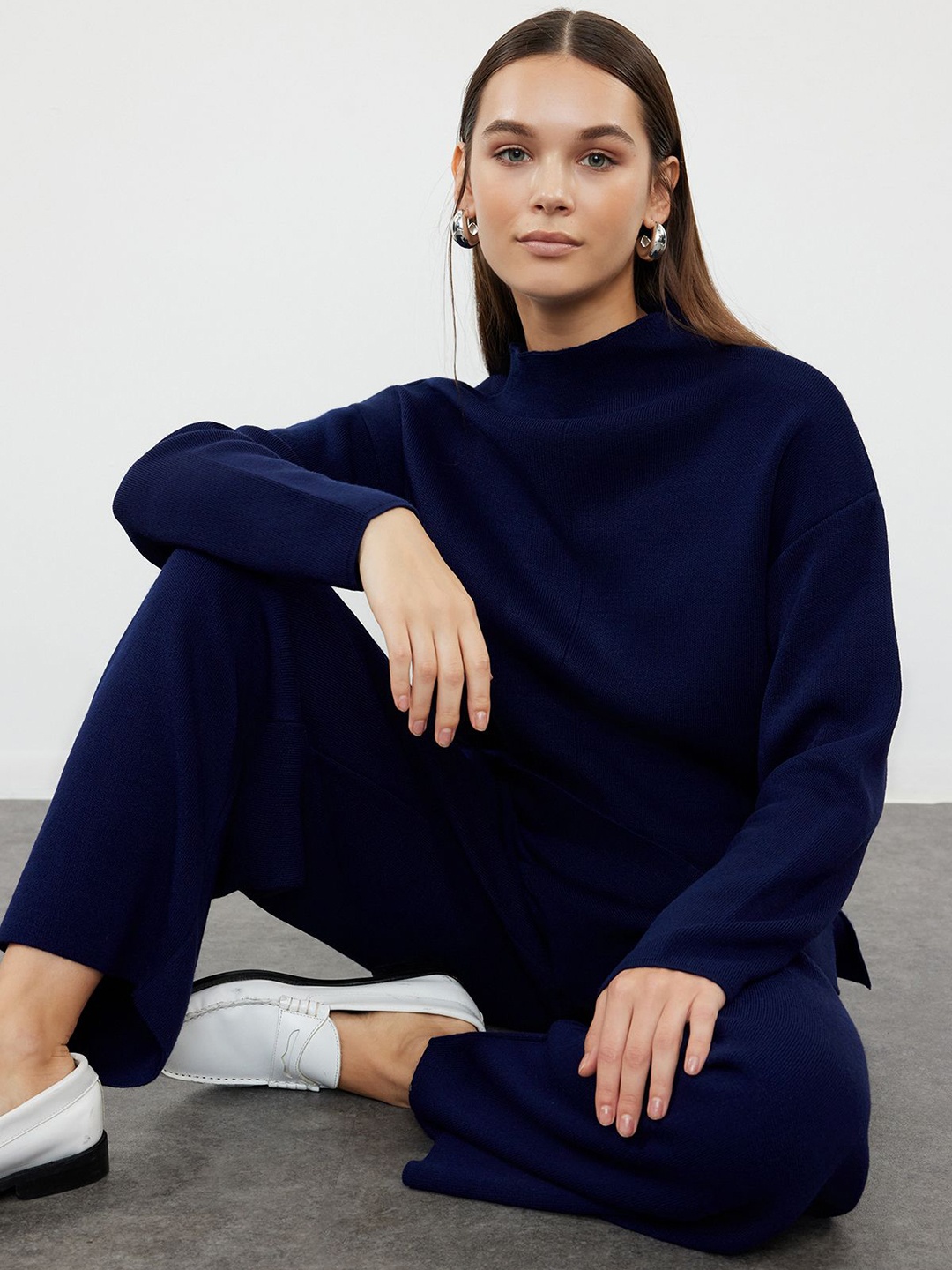 

Trendyol High Neck Acrylic T-Shirt With Trousers, Navy blue