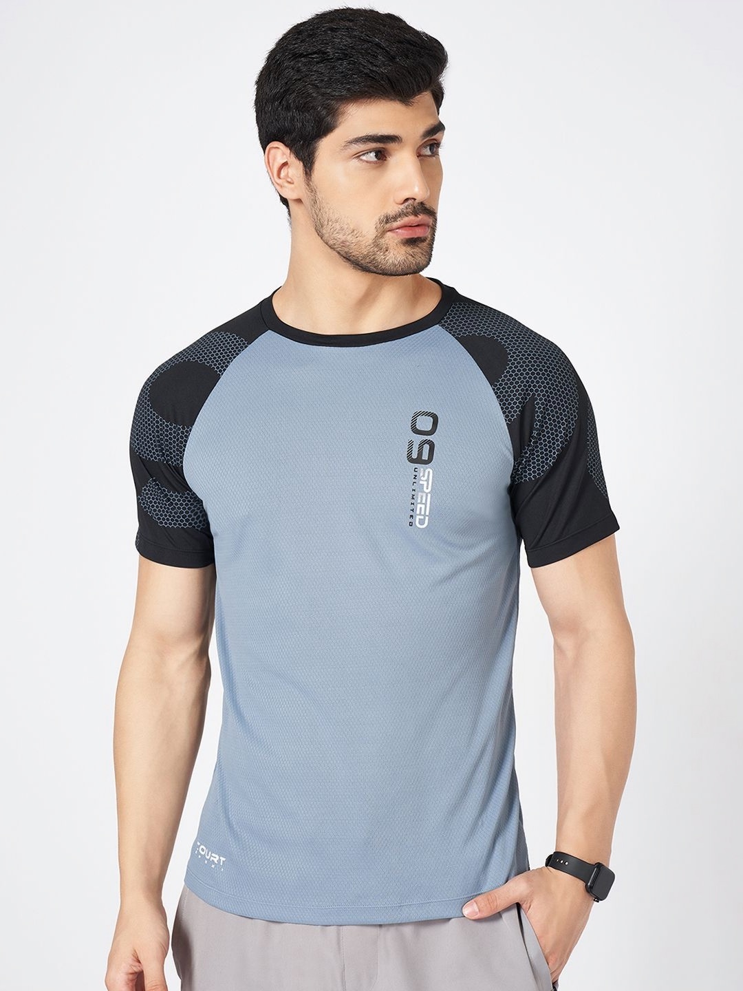 

Ajile by Pantaloons Men Printed Drop-Shoulder Sleeves Monochrome Applique Slim Fit T-shirt, Green