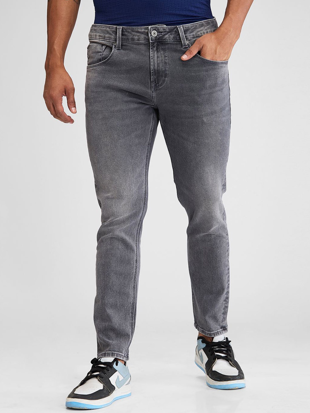 

SPYKAR Men Slim Fit Light Fade Stretchable Jeans, Grey