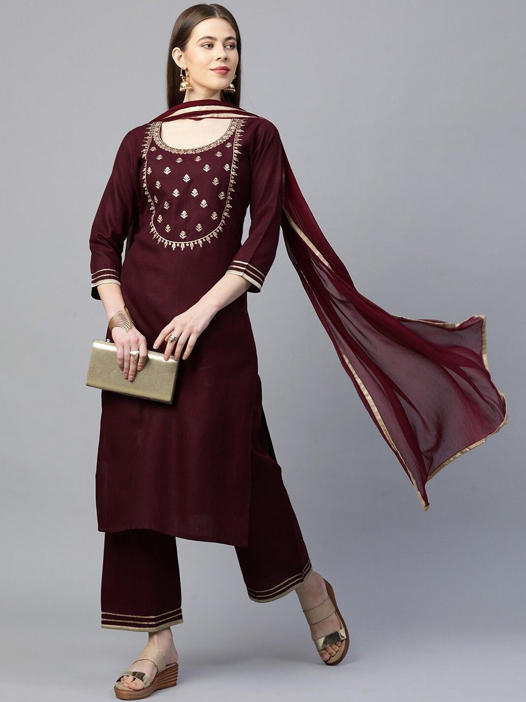 

GoSriKi Floral Yoke Design Straightt Xari Kurta with Trousers & Dupatta, Maroon