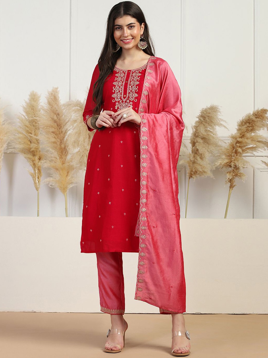 

FASHION DREAM Floral Printed Straight Kurta with Trousers & Dupatta, Red