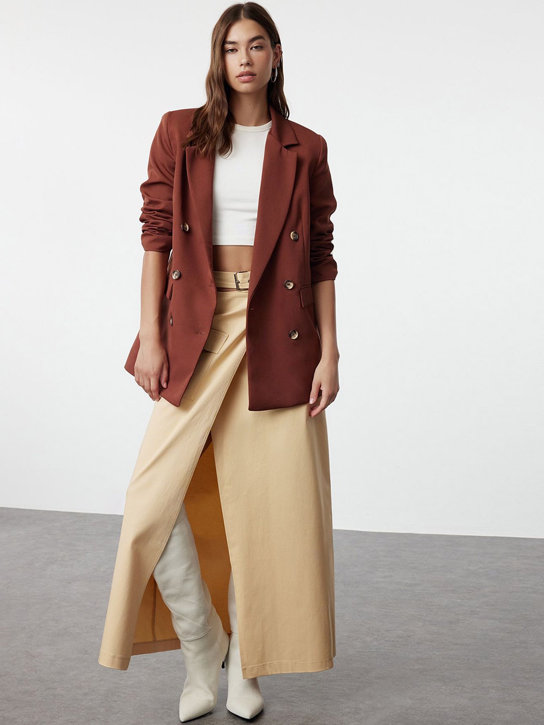 

Trendyol Slim-Fit Double-Breasted Formal Blazer, Brown