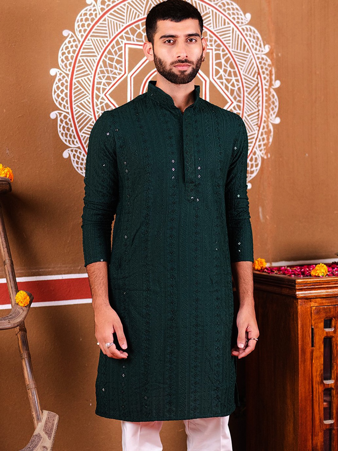

Tistabene Geometric Embroidered Chikankari Mandarin Collar Cotton Straight Kurta, Green