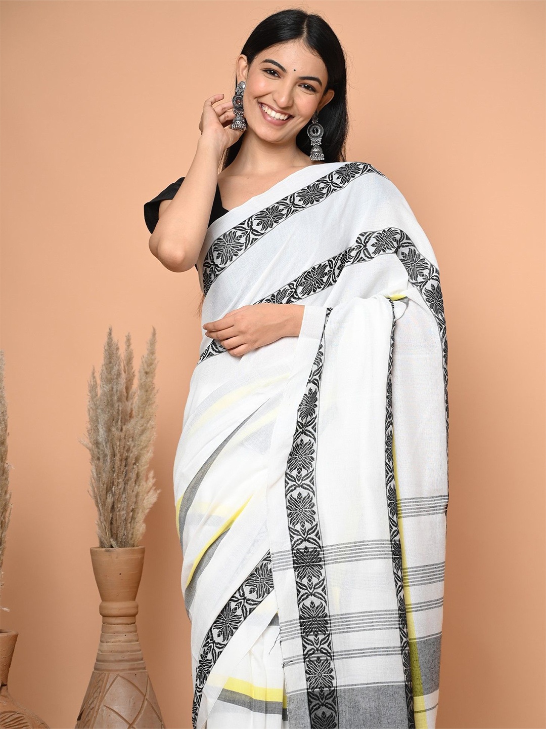 

BEATITUDE Woven Design Pure Cotton Saree, White