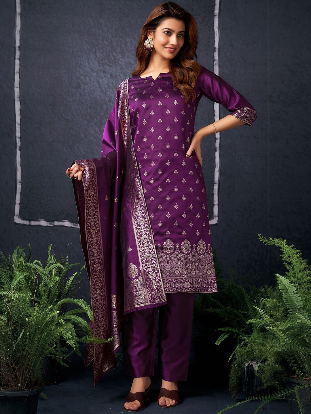 

SKYLEE Ethnic Motifs Woven Design Zari Straight Kurta With Trouser & Dupatta, Purple