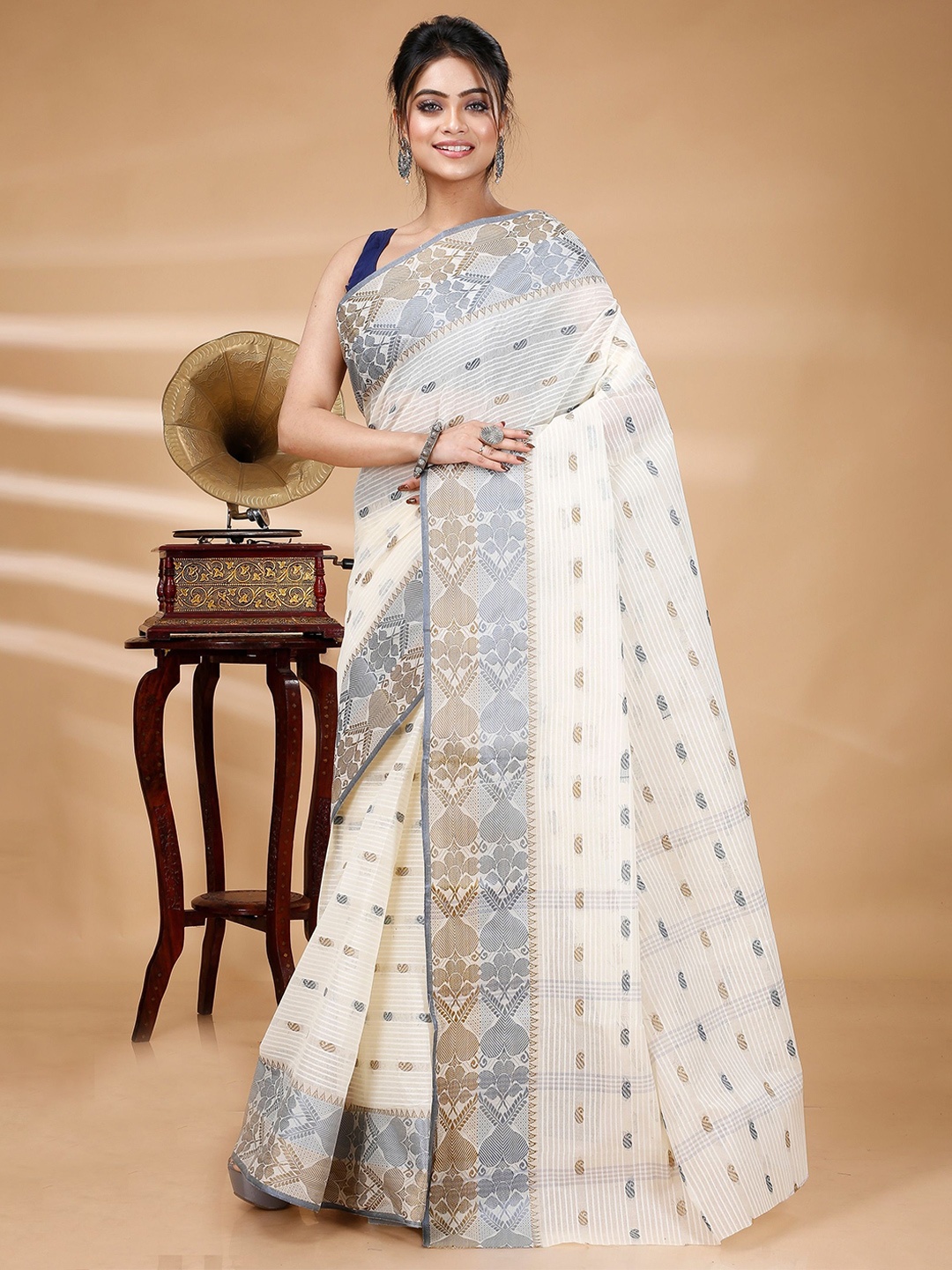 

PuJoy Woven Design Pure Cotton Taant Saree, White