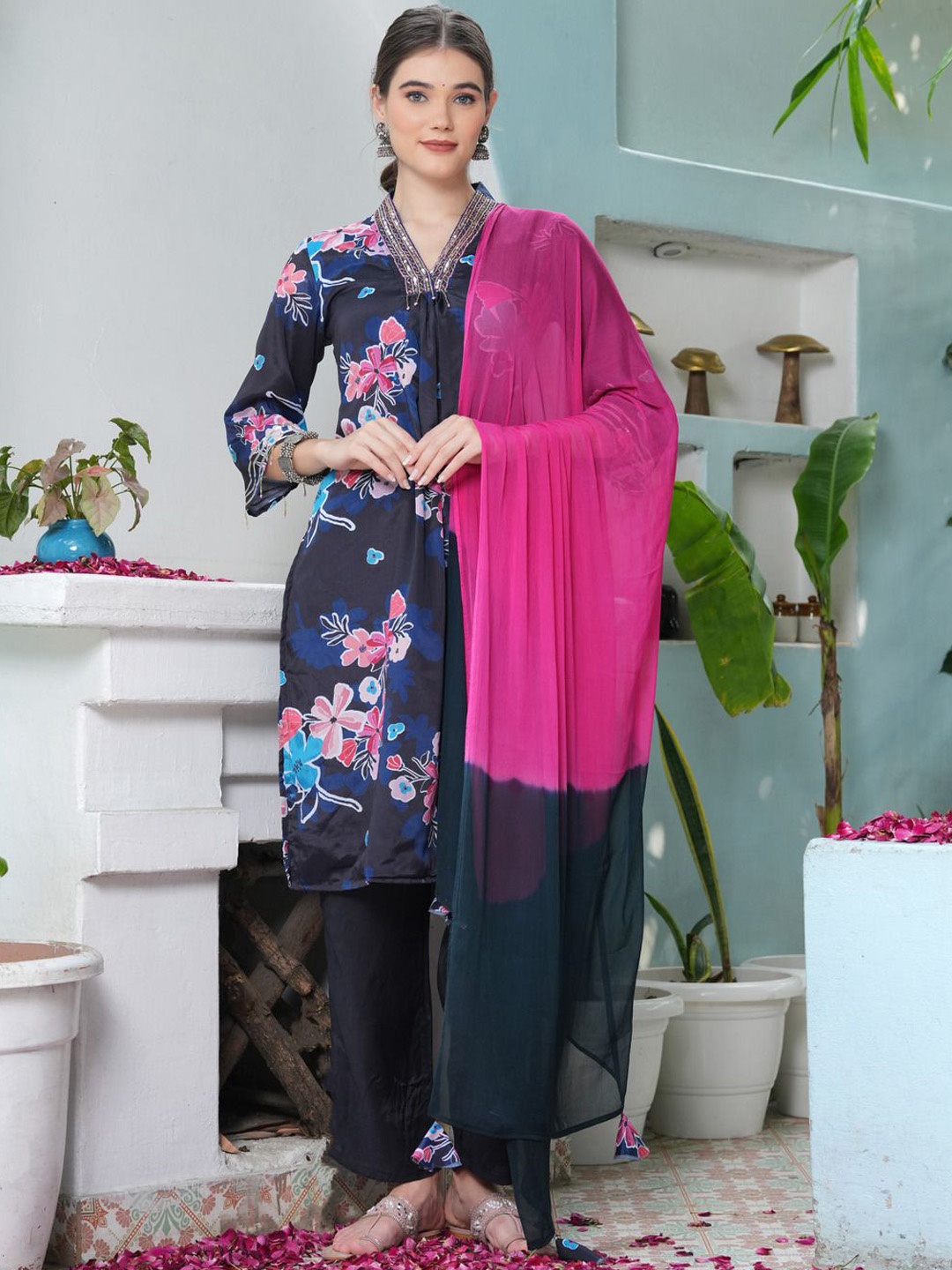 

SHOOLIN Floral Printed Sequinned Straight Kurta with Trousers & With Dupatta, Navy blue