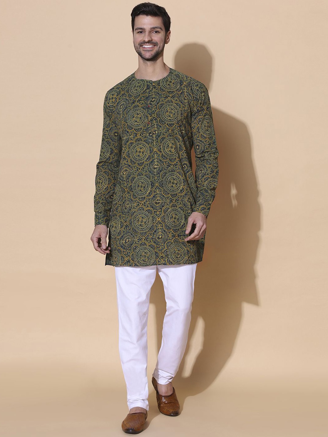

MOSHI Floral Printed Pure Cotton Straight Kurta, Green