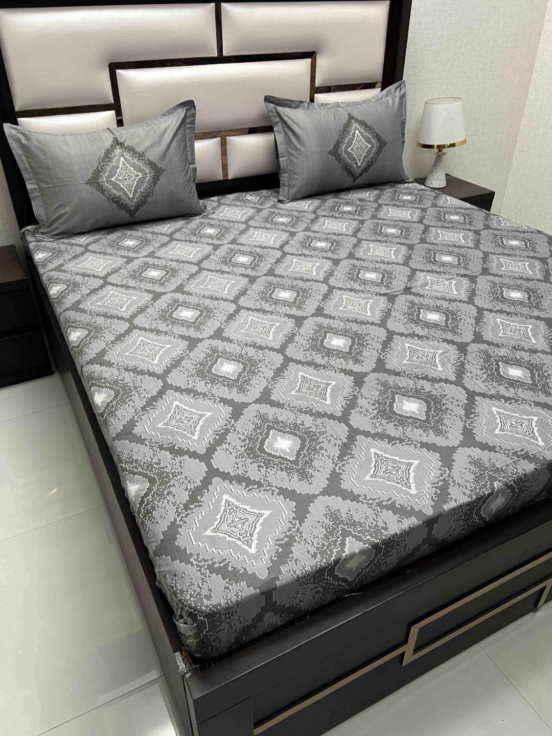 

Pure Decor Royal Majestic Grey Printed 400 TC Pure Cotton King Bedsheet & 2 Pillow Covers