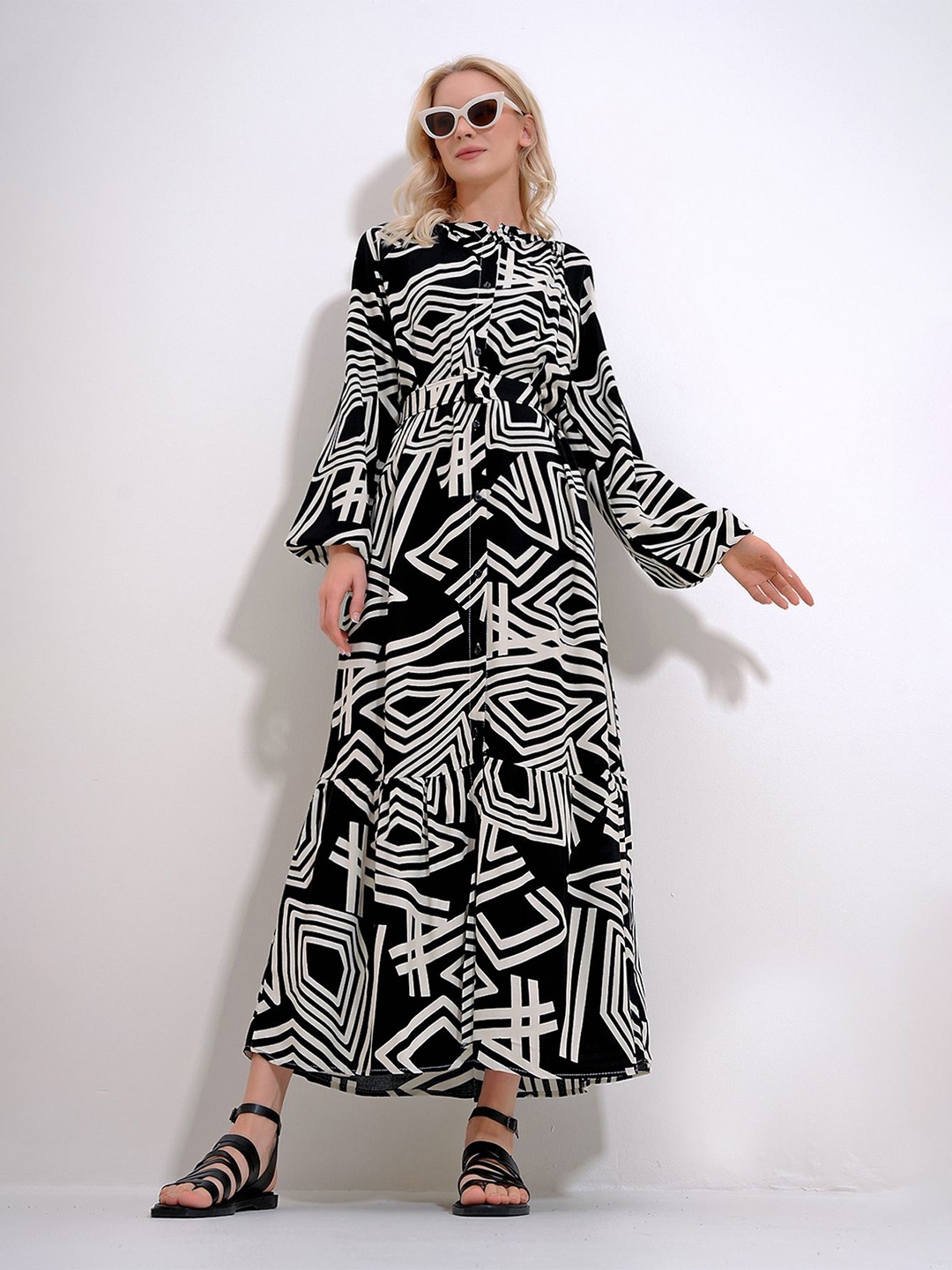 

Trend Alacati stili Abstract Printed Maxi Dress, Black