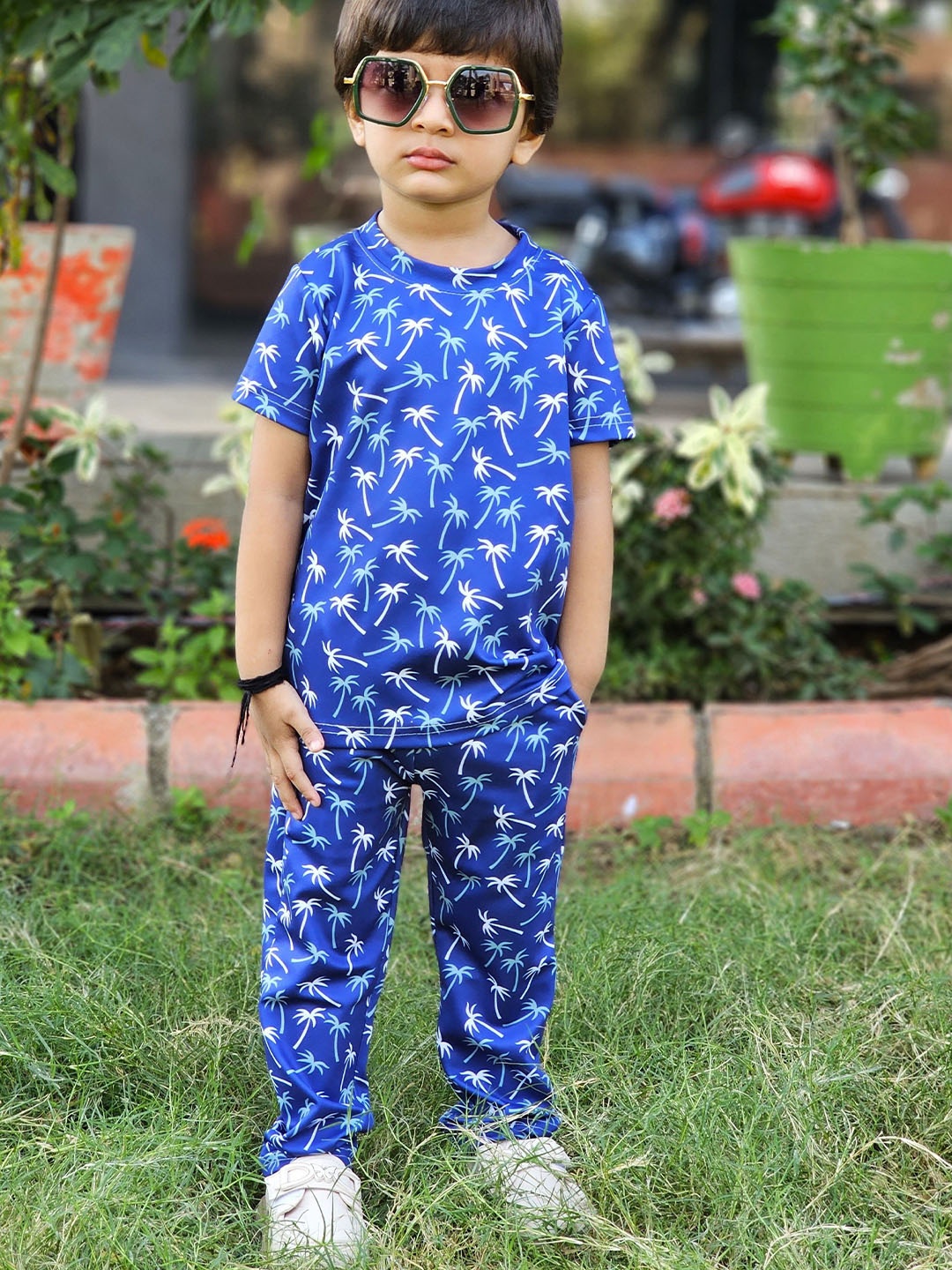 

Emblica Unisex Kids Printed T-shirt with Trousers, Blue