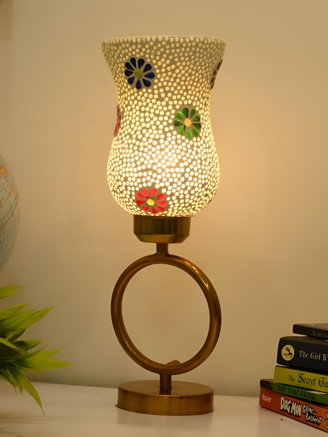 

Afast White & Blue Textured Traditional Bell Shaped Glass Table Lamp With Adjustable Cord