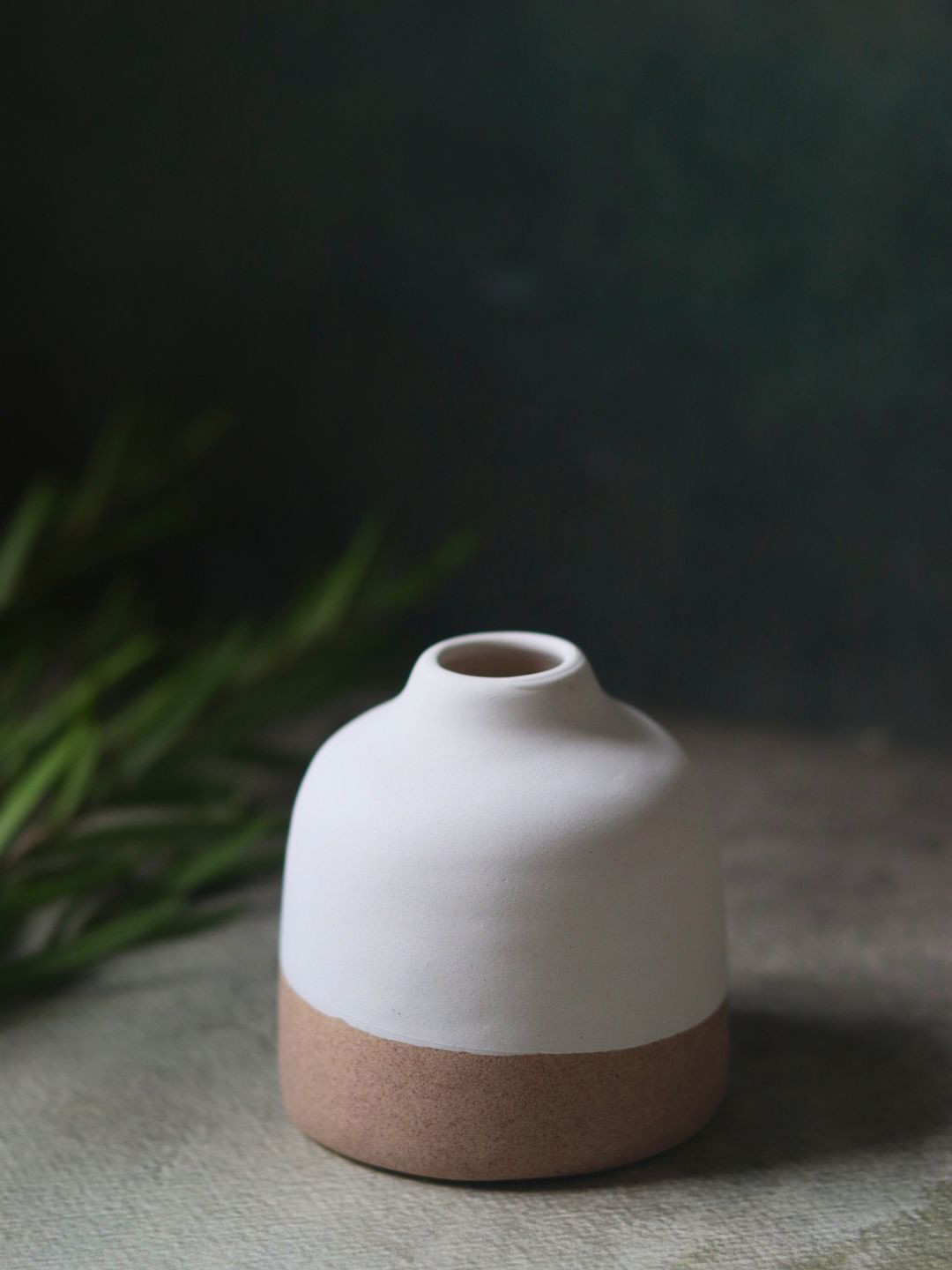 

WEAVING HOMES White & Brown Ceramic Flower Vase