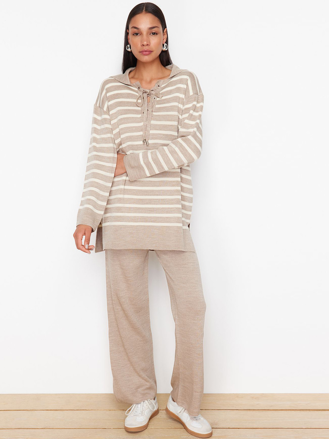 

Trendyol Striped Acrylic Sweater With Trousers, Brown