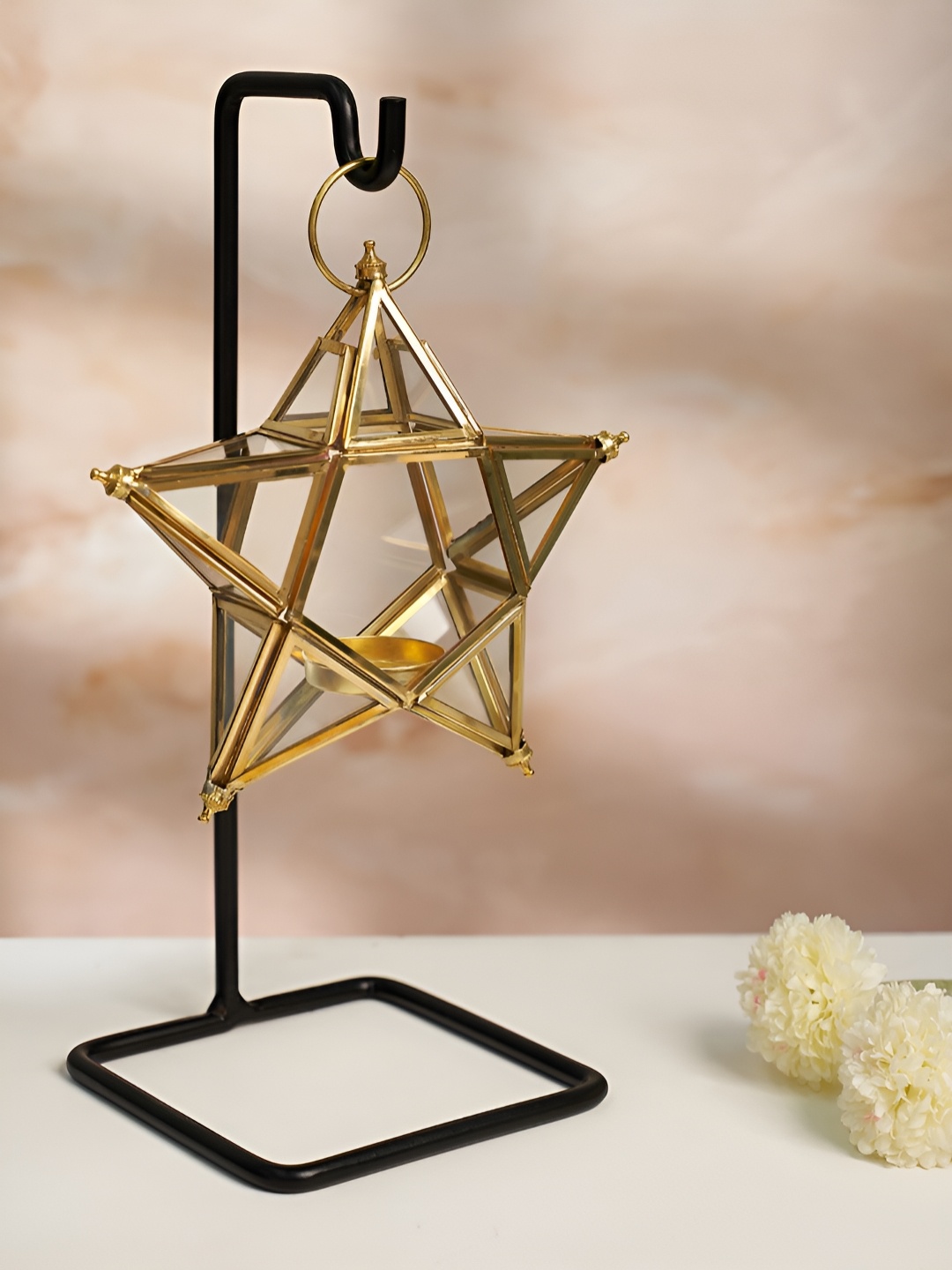 

Living scapes by Pantaloons Gold-Toned & Black Textured Candle Holder