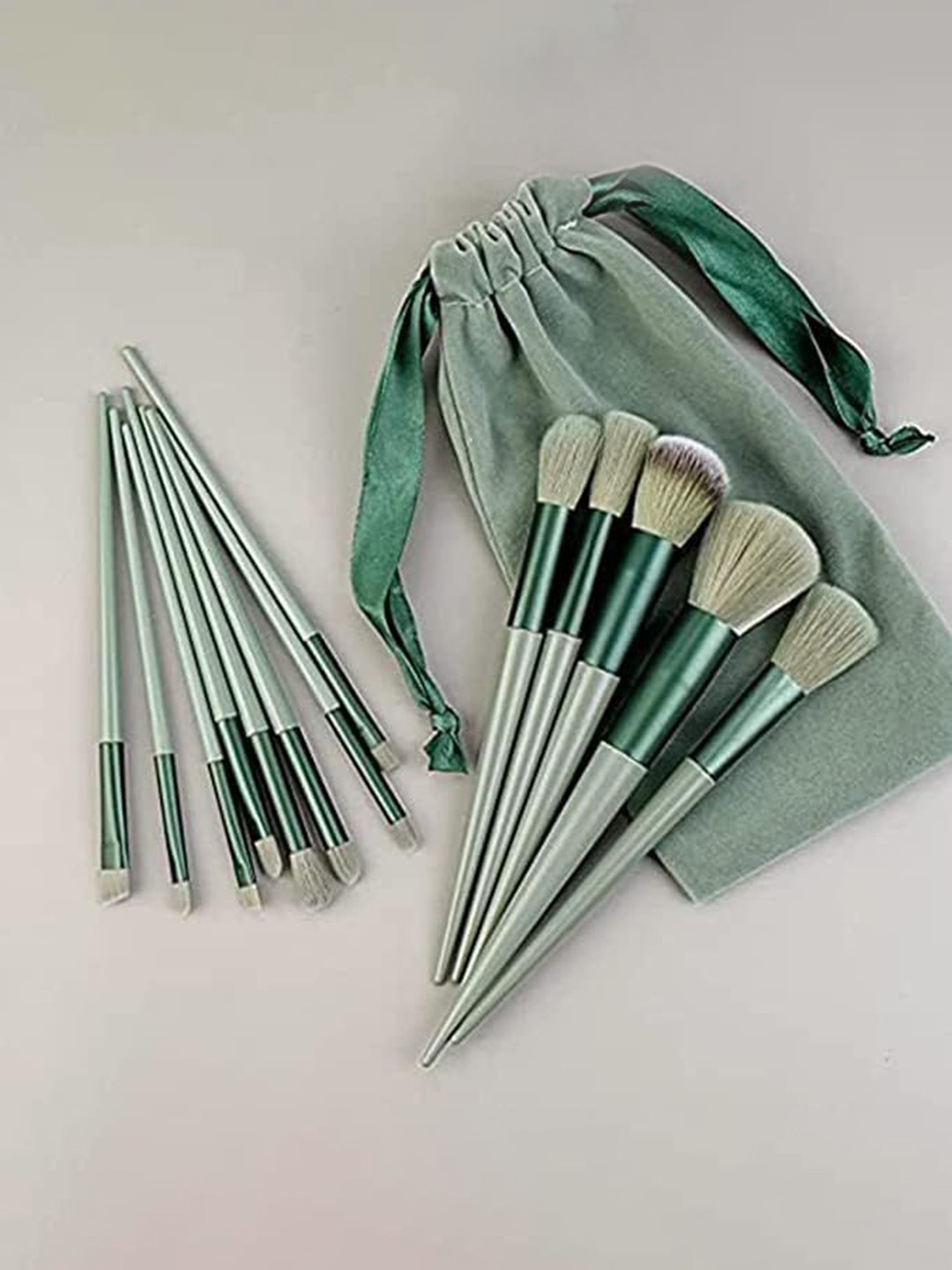 

YELGO Set Of 13 Makeup Brush Set With Fluffy Storage Pouch, Green