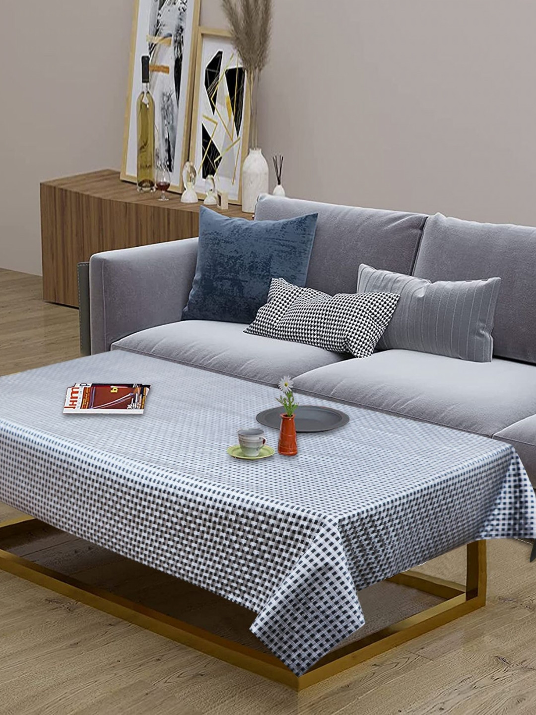 

LooMantha Grey & White Geometric Printed Waterproof 4-Seater Table Cover