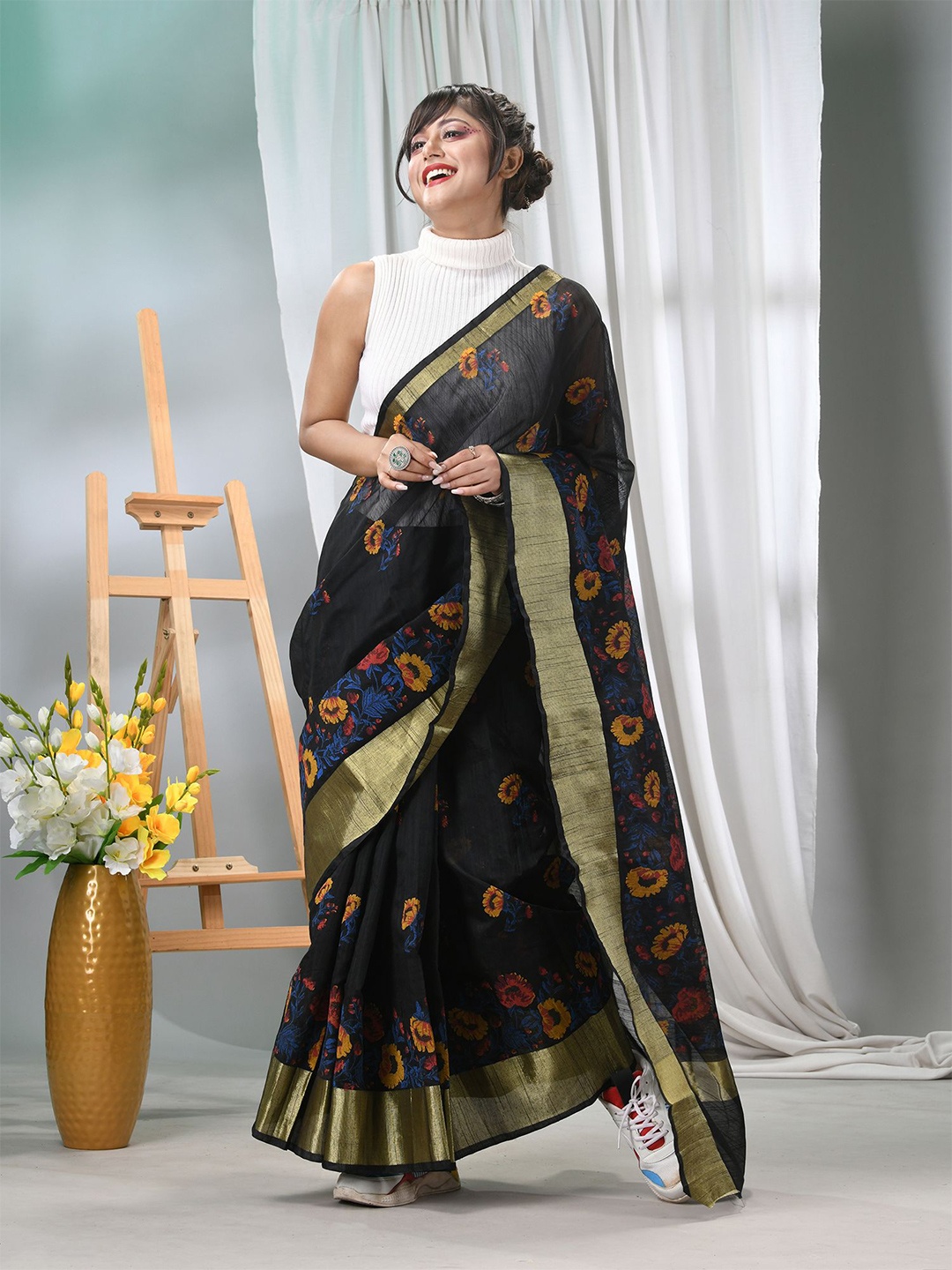 

TANTLOOM Floral Zari Silk Cotton Handloom Saree, Black