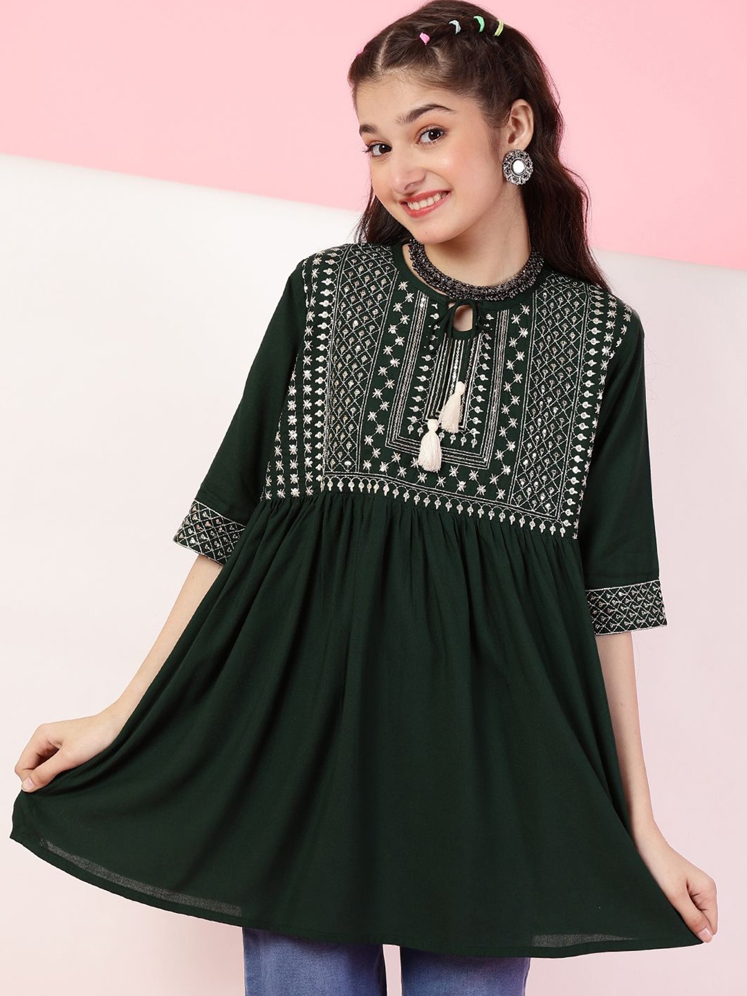

BAESD Embroidered Keyhole Neck Top, Green