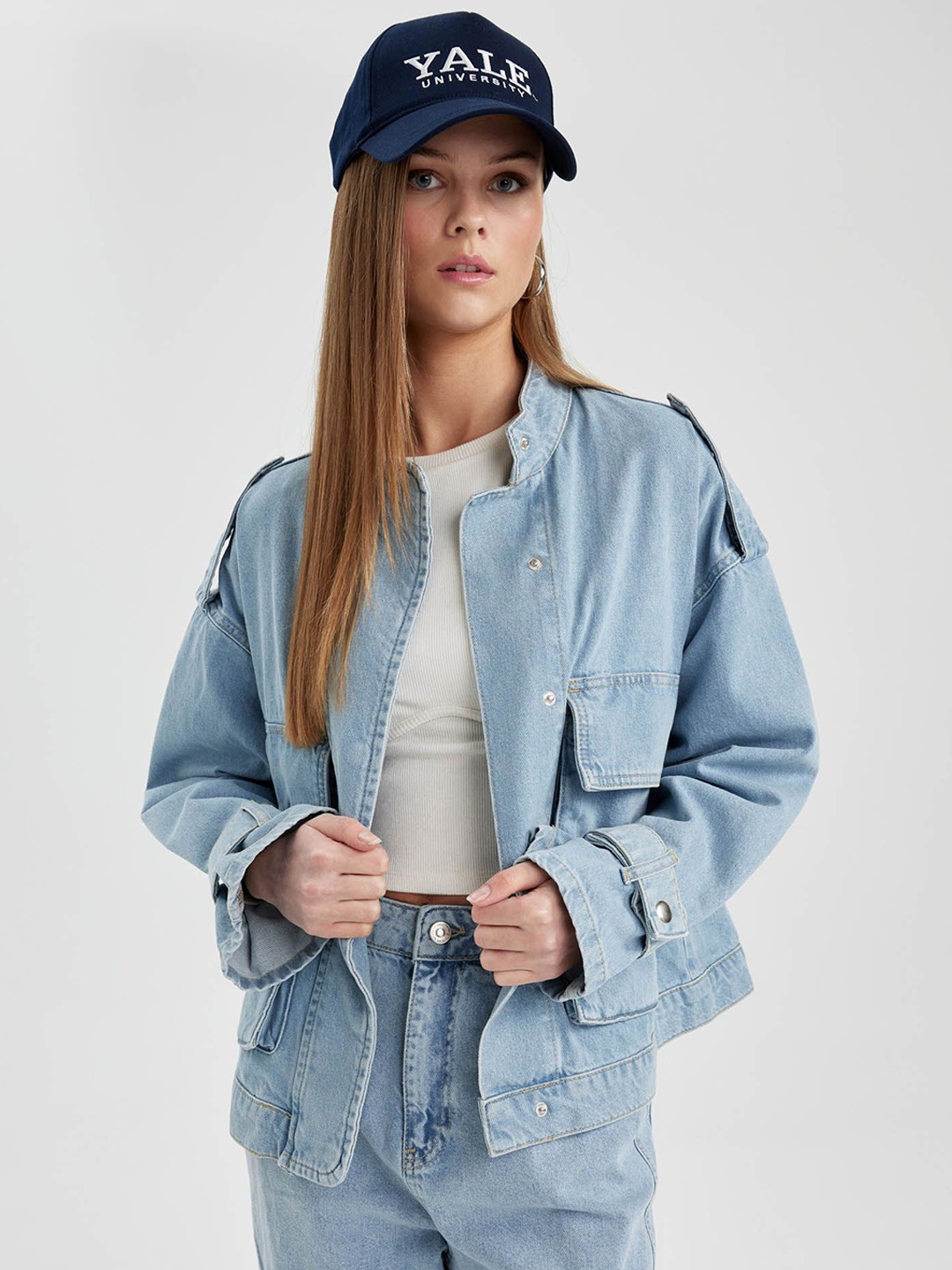 

DeFacto Women Crop Bomber Jacket, Na